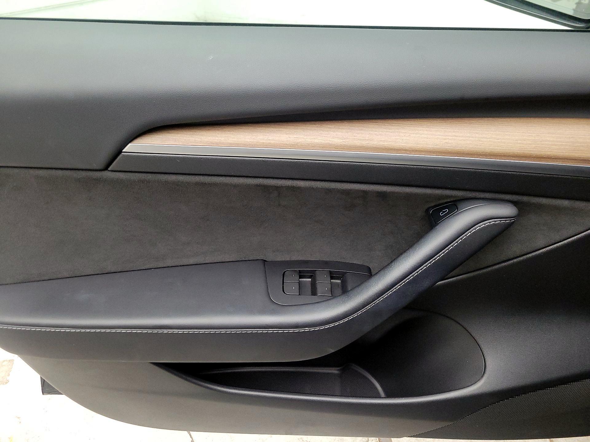 Thumbnail: 2023 Tesla Model 3 - 12