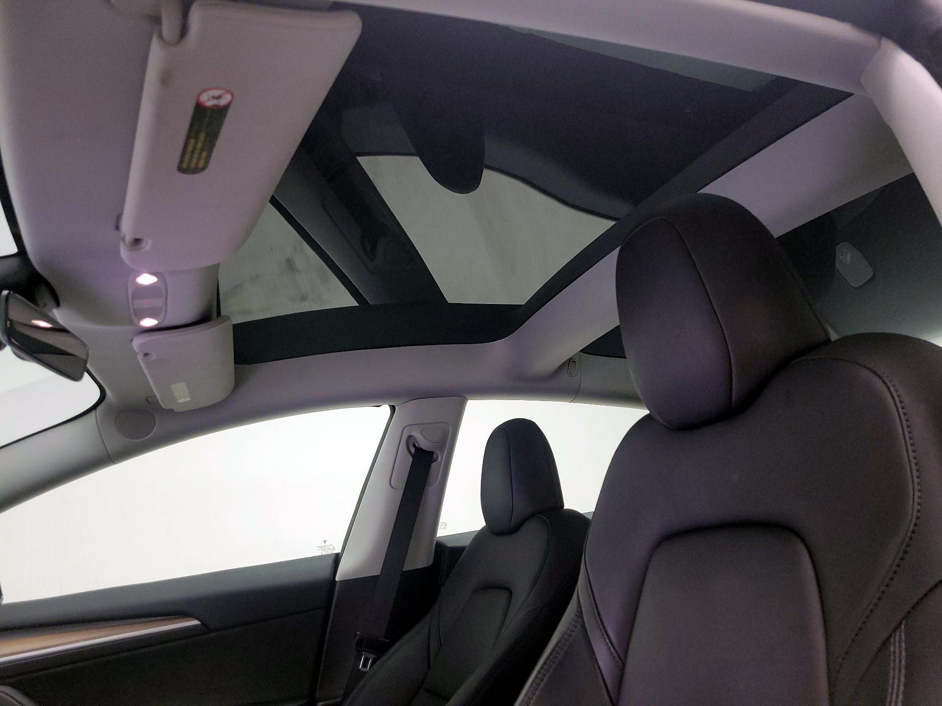 Thumbnail: 2023 Tesla Model 3 - 19