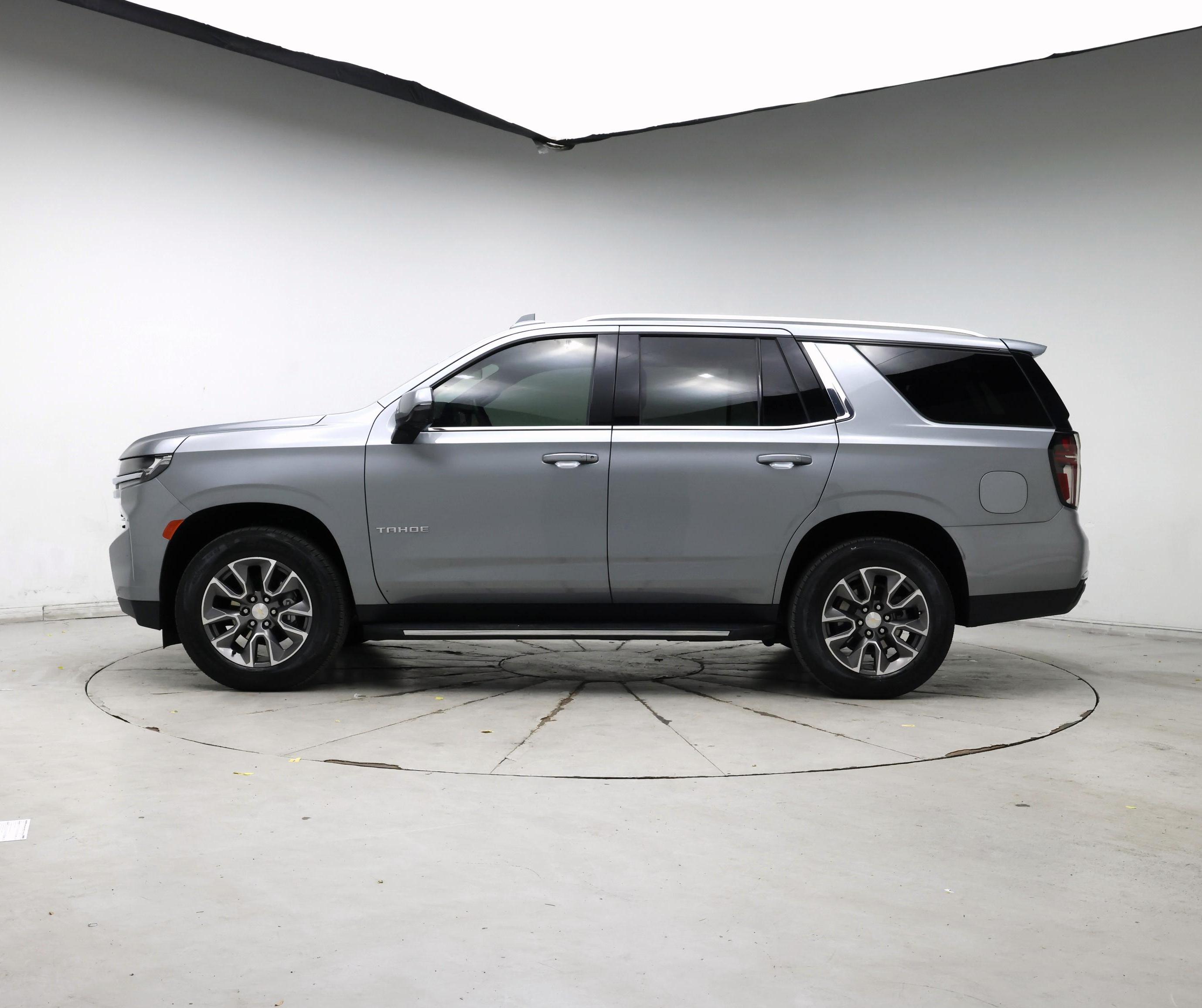 Thumbnail: 2023 Chevrolet Tahoe - 3