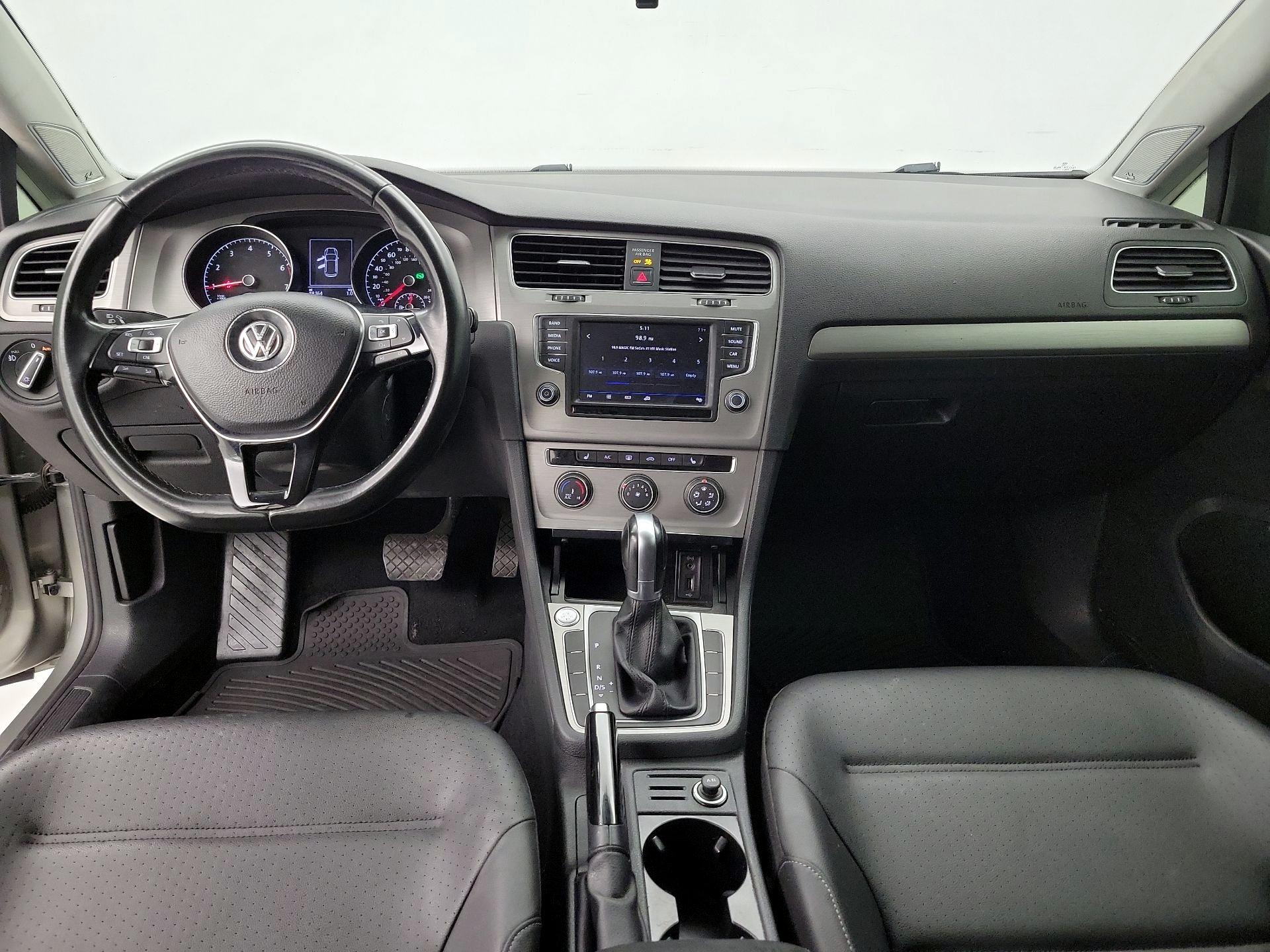 Thumbnail: 2017 Volkswagen Golf - 9