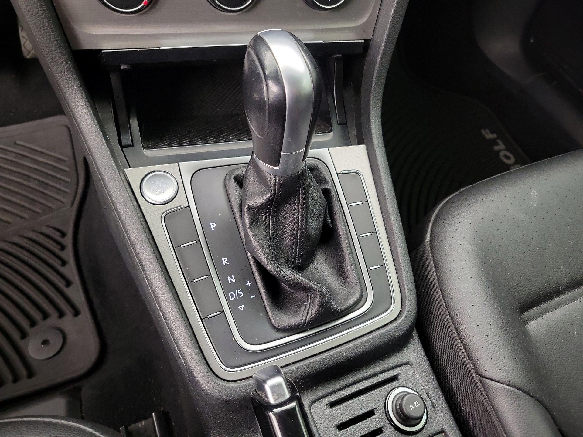 Thumbnail: 2017 Volkswagen Golf - 17