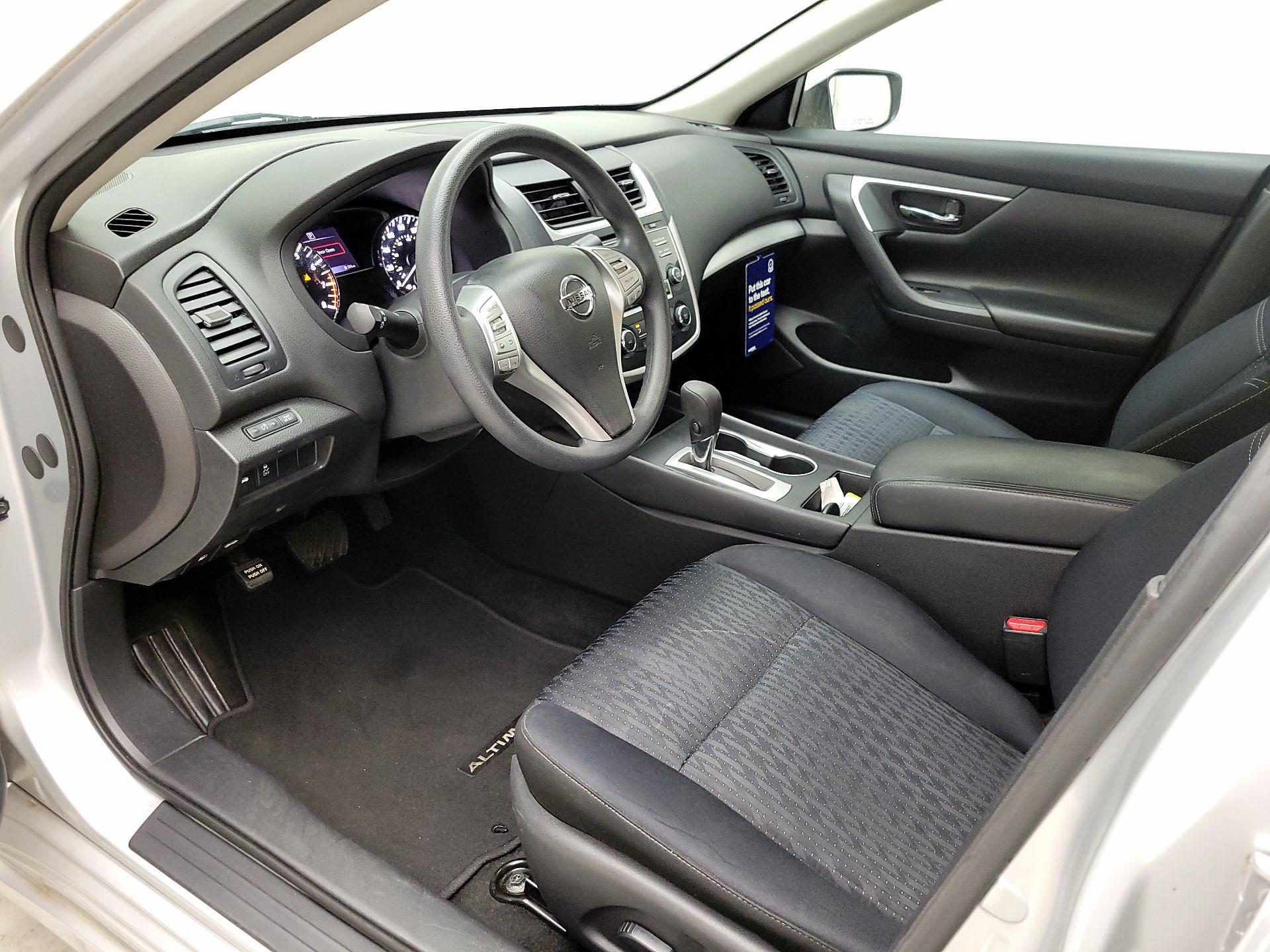 Thumbnail: 2016 Nissan Altima - 11