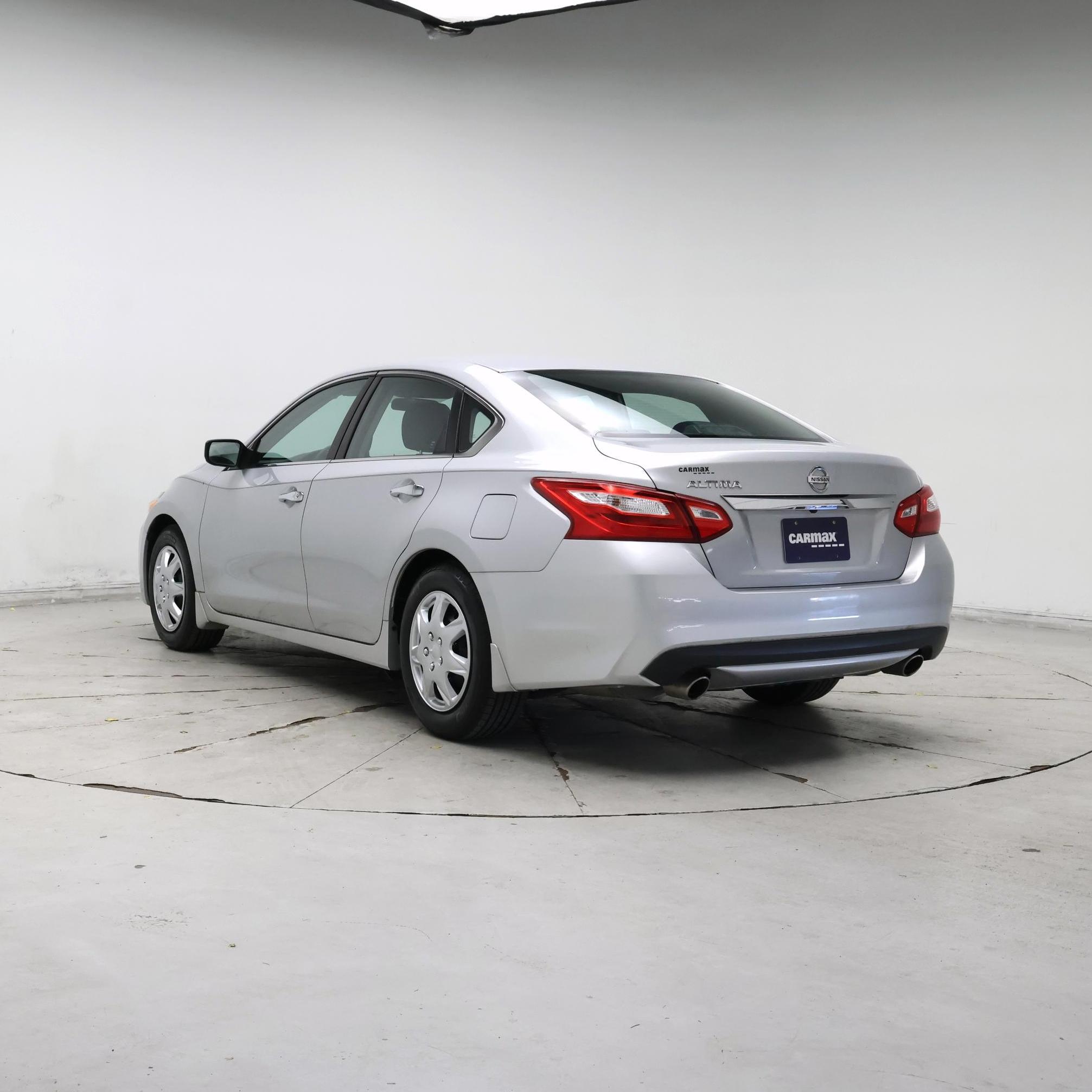 Thumbnail: 2016 Nissan Altima - 2