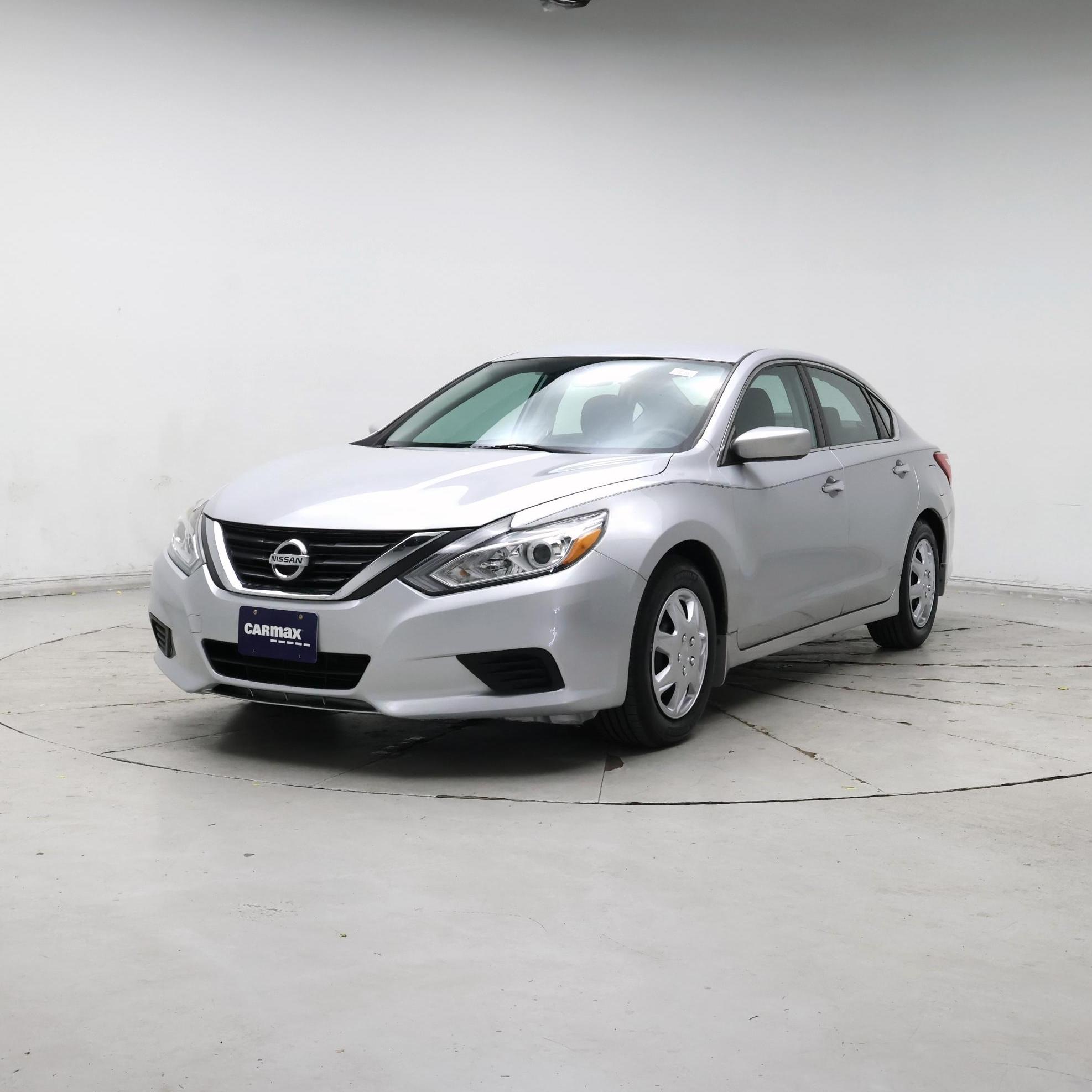 Thumbnail: 2016 Nissan Altima - 4