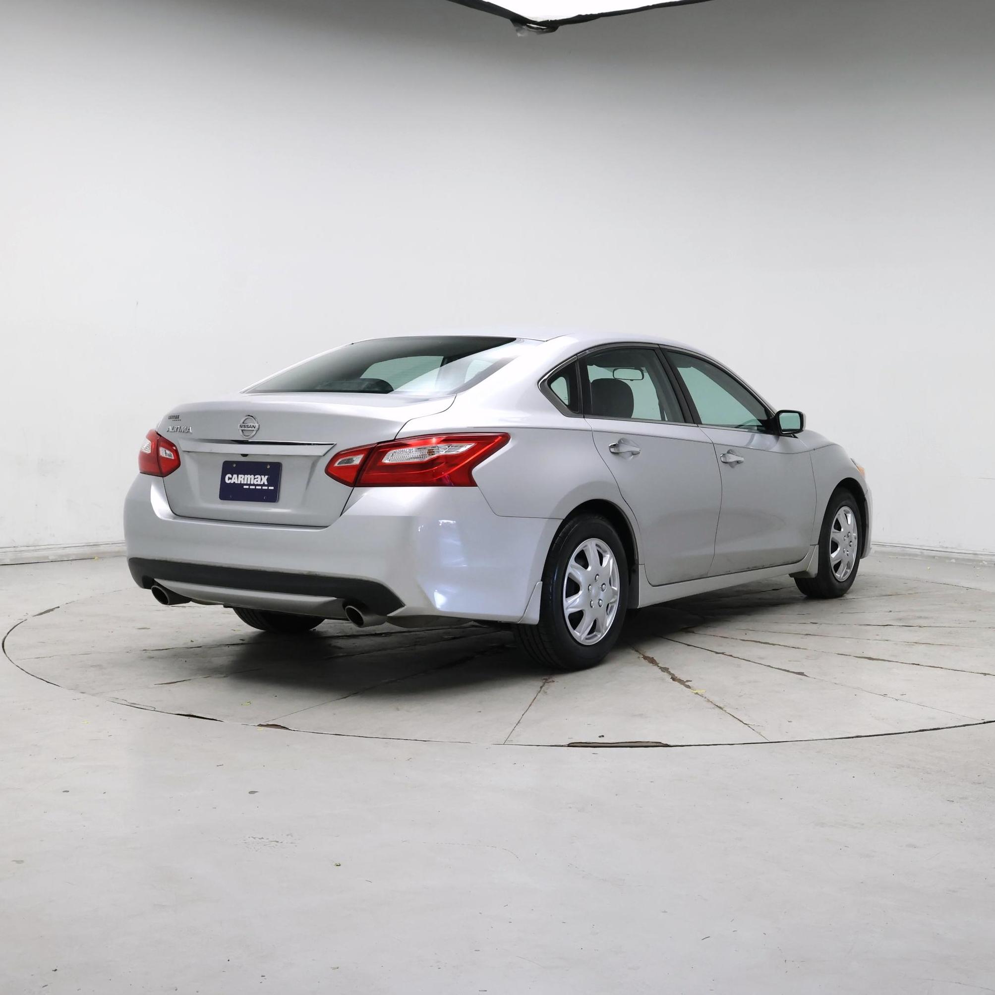 Thumbnail: 2016 Nissan Altima - 8