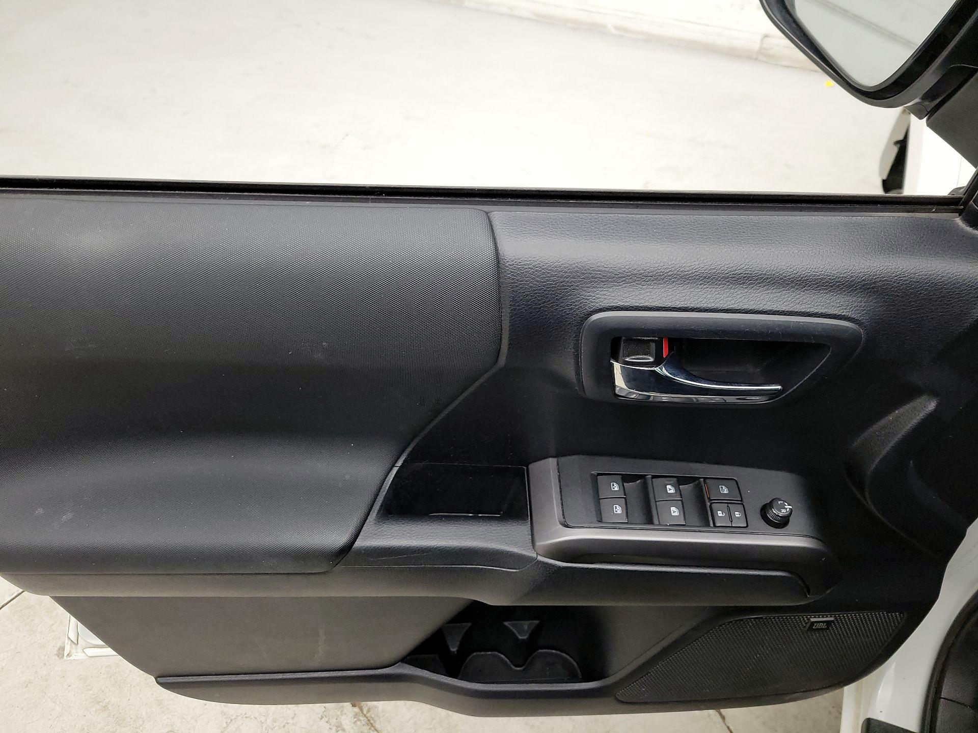 Thumbnail: 2019 Toyota Tacoma - 12