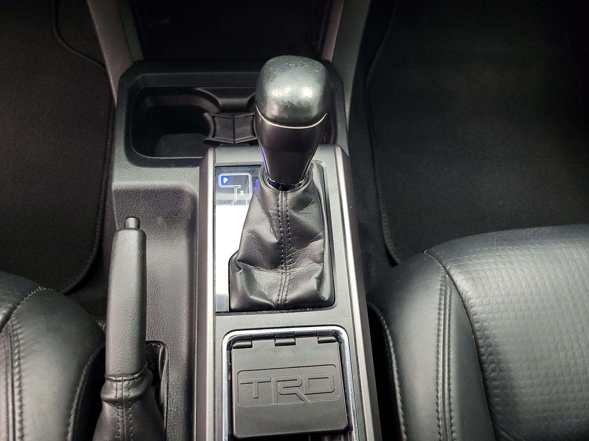 Thumbnail: 2019 Toyota Tacoma - 18