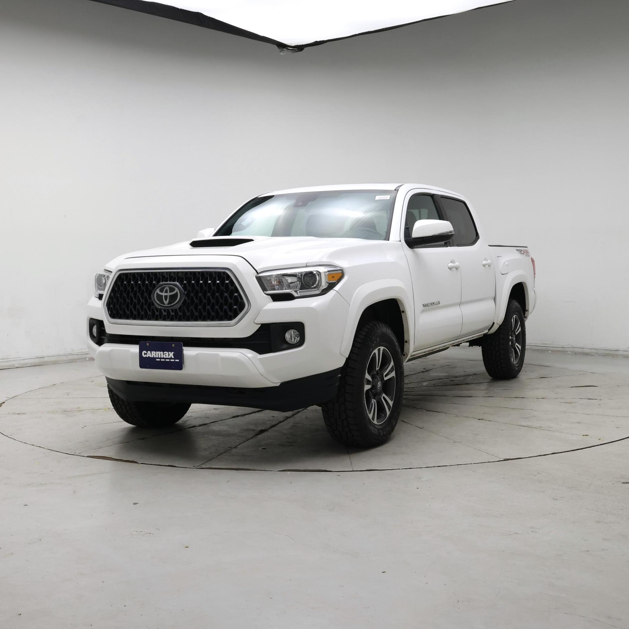 Thumbnail: 2019 Toyota Tacoma - 4