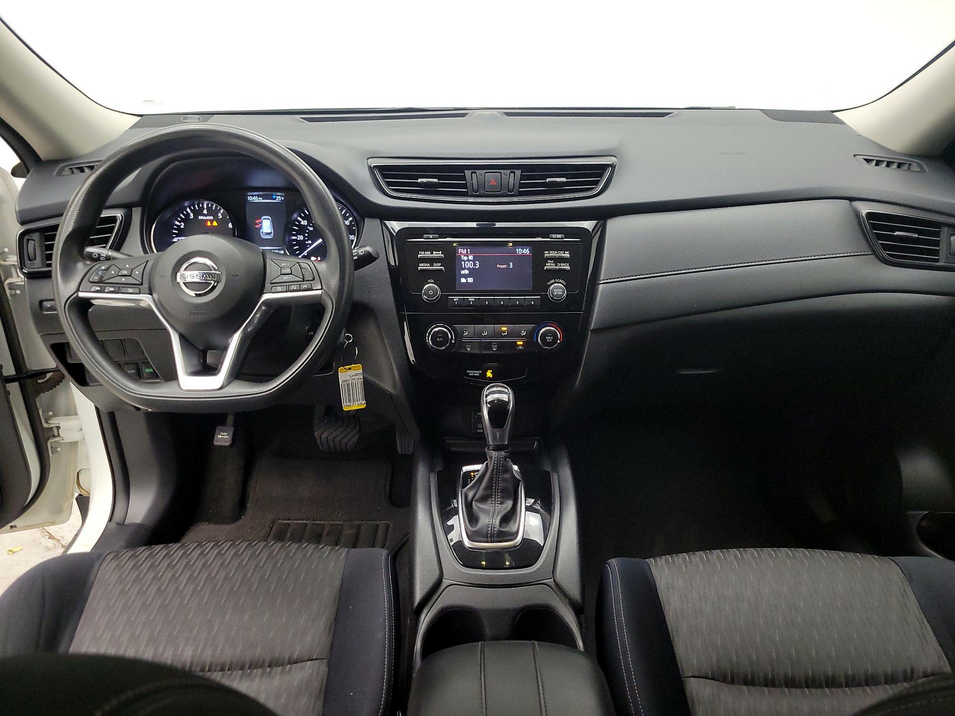 Thumbnail: 2017 Nissan Rogue - 9