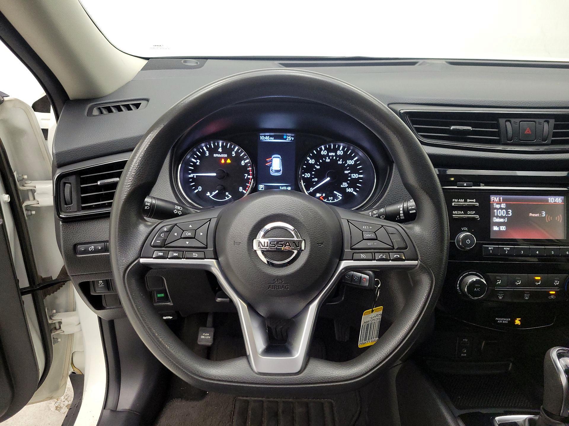 Thumbnail: 2017 Nissan Rogue - 10