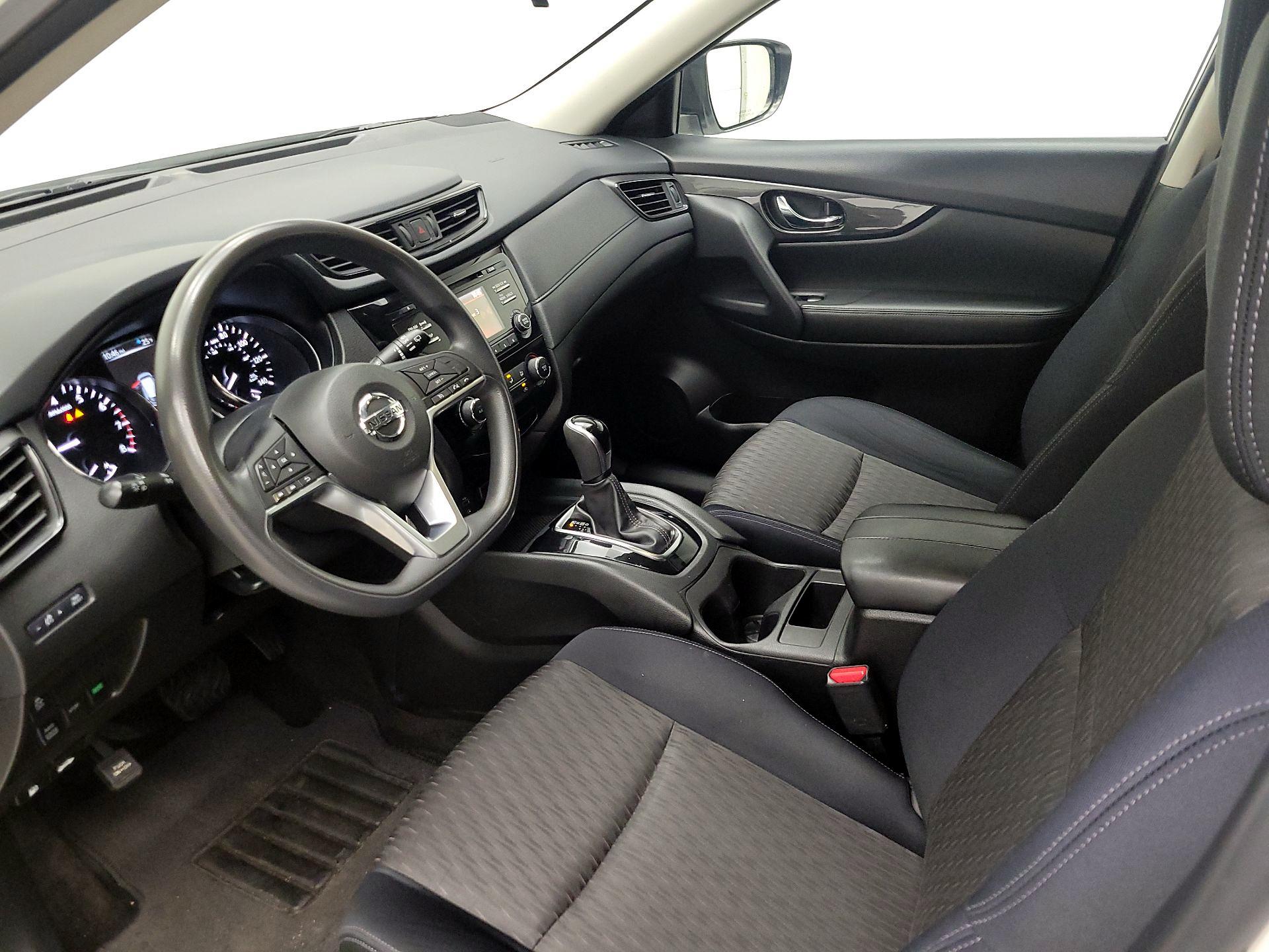 Thumbnail: 2017 Nissan Rogue - 11