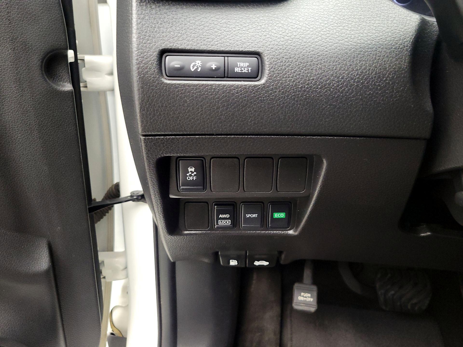 Thumbnail: 2017 Nissan Rogue - 13