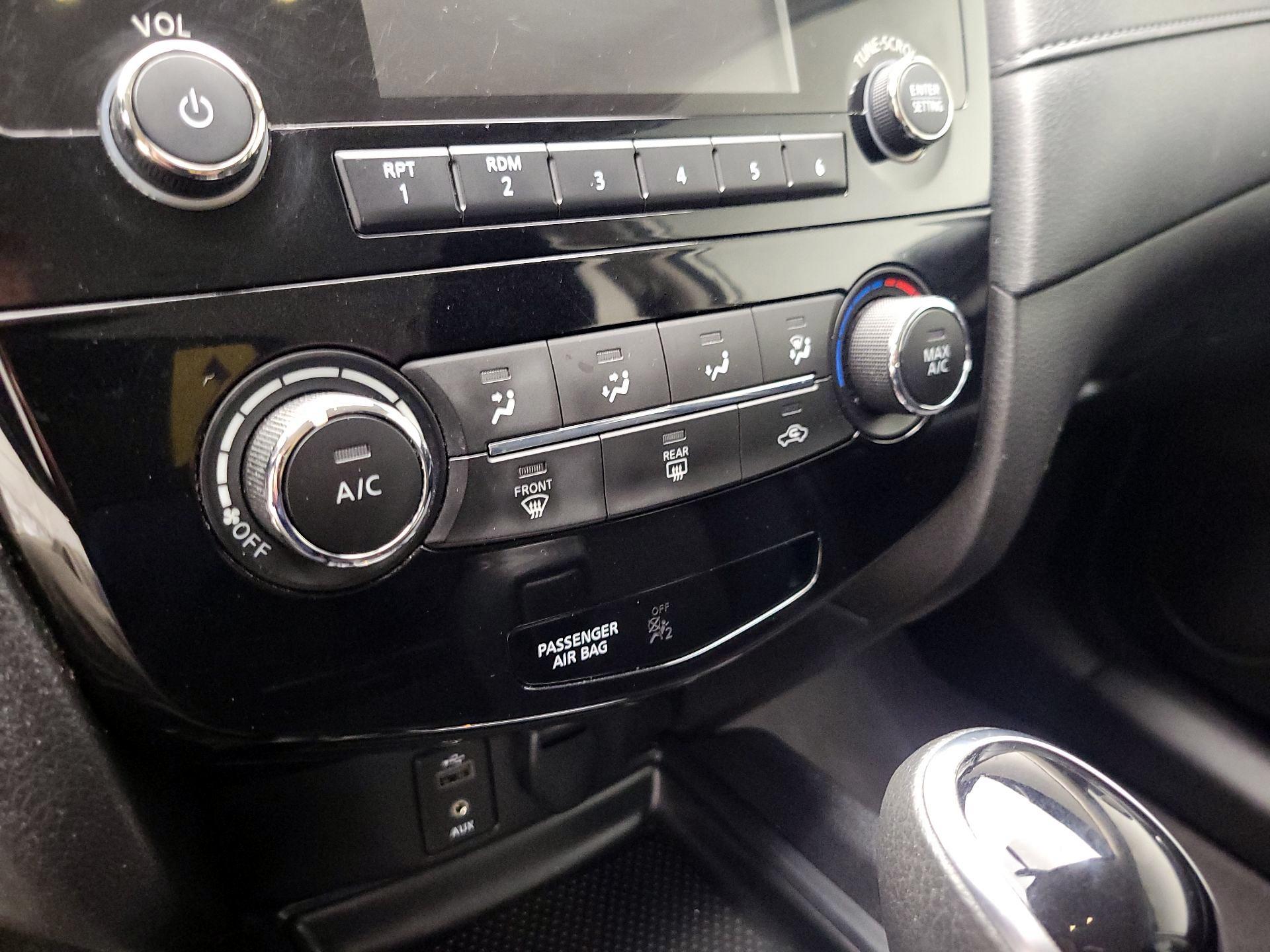 Thumbnail: 2017 Nissan Rogue - 16