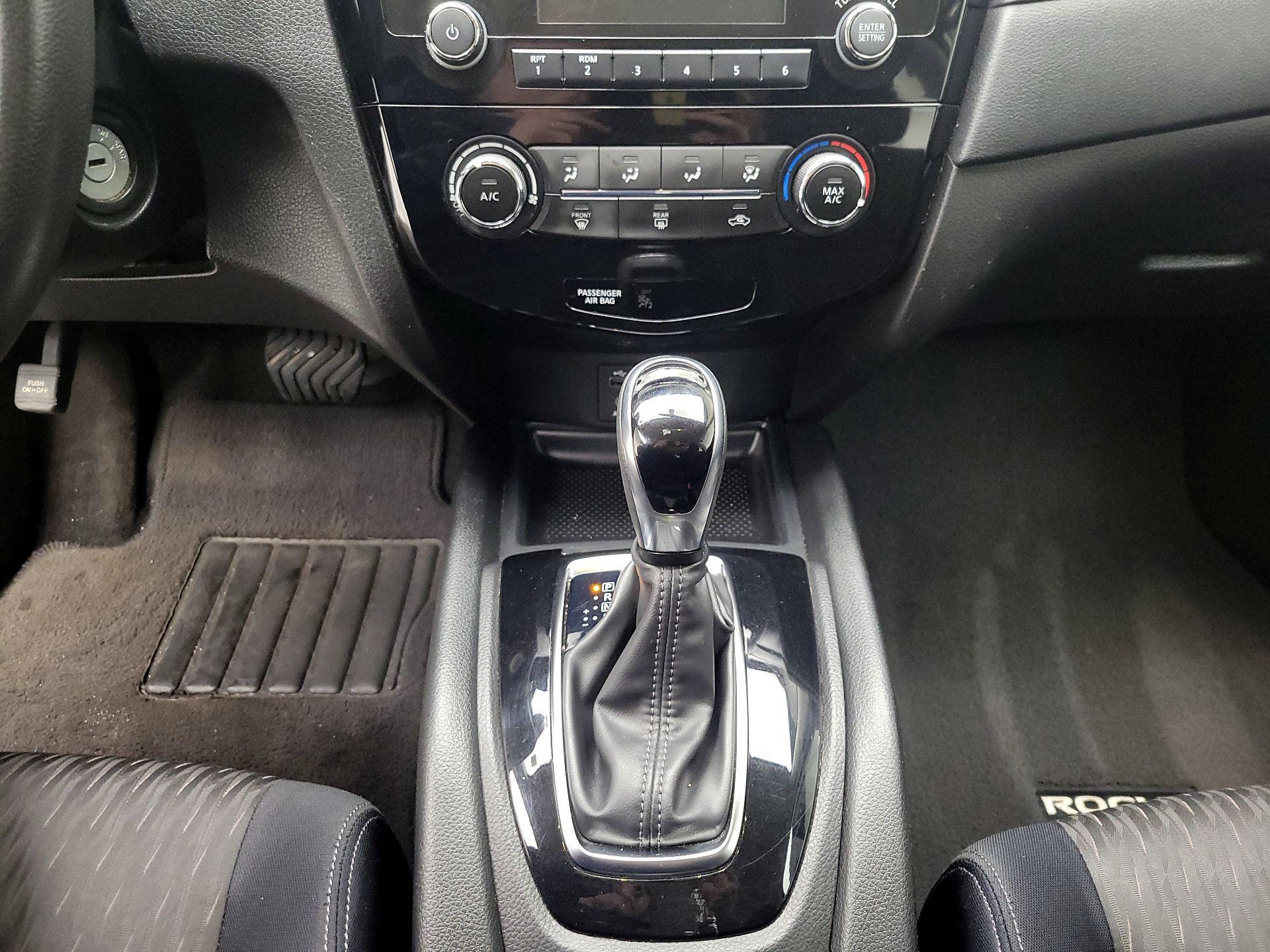 Thumbnail: 2017 Nissan Rogue - 17