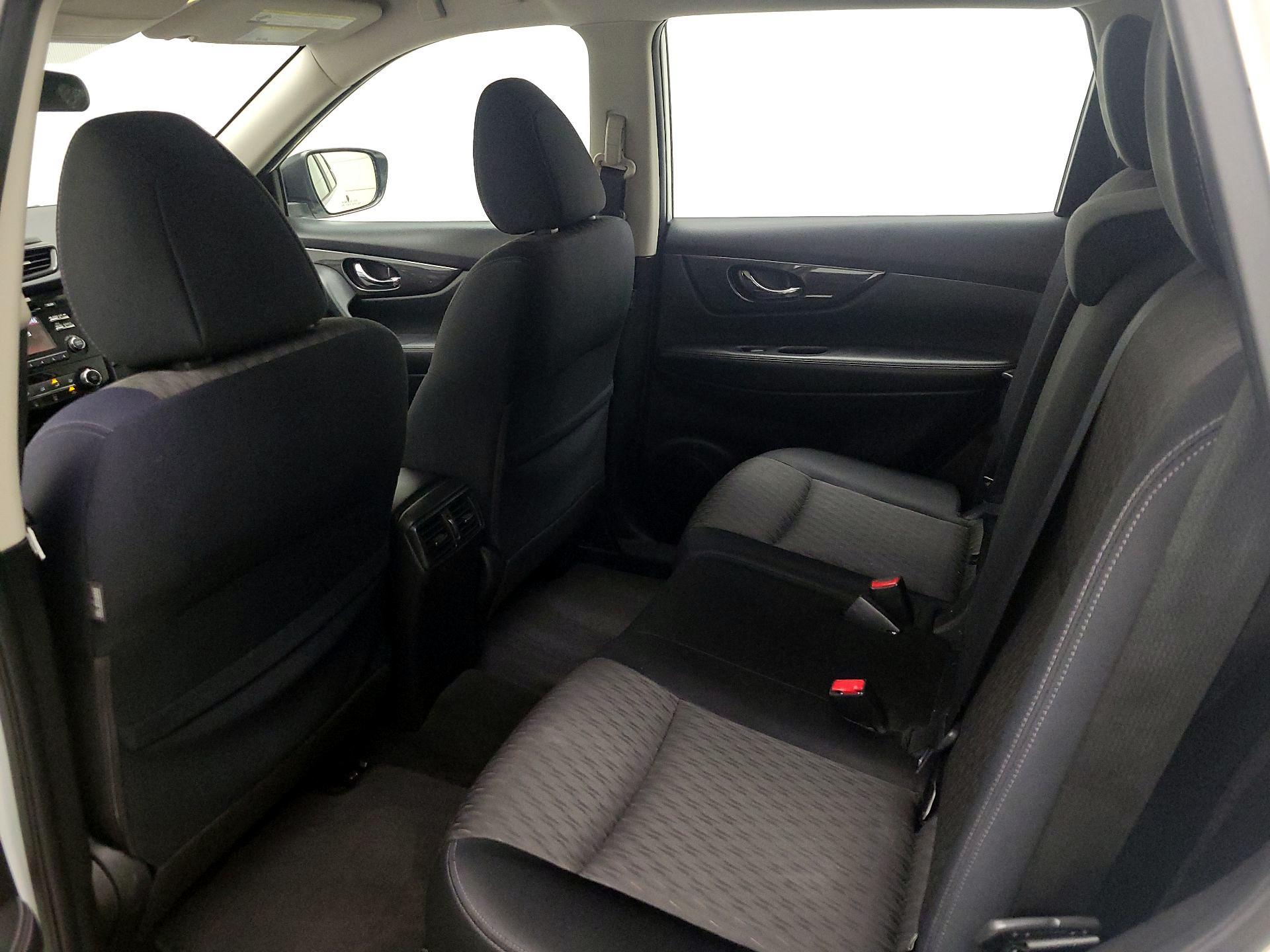 Thumbnail: 2017 Nissan Rogue - 19