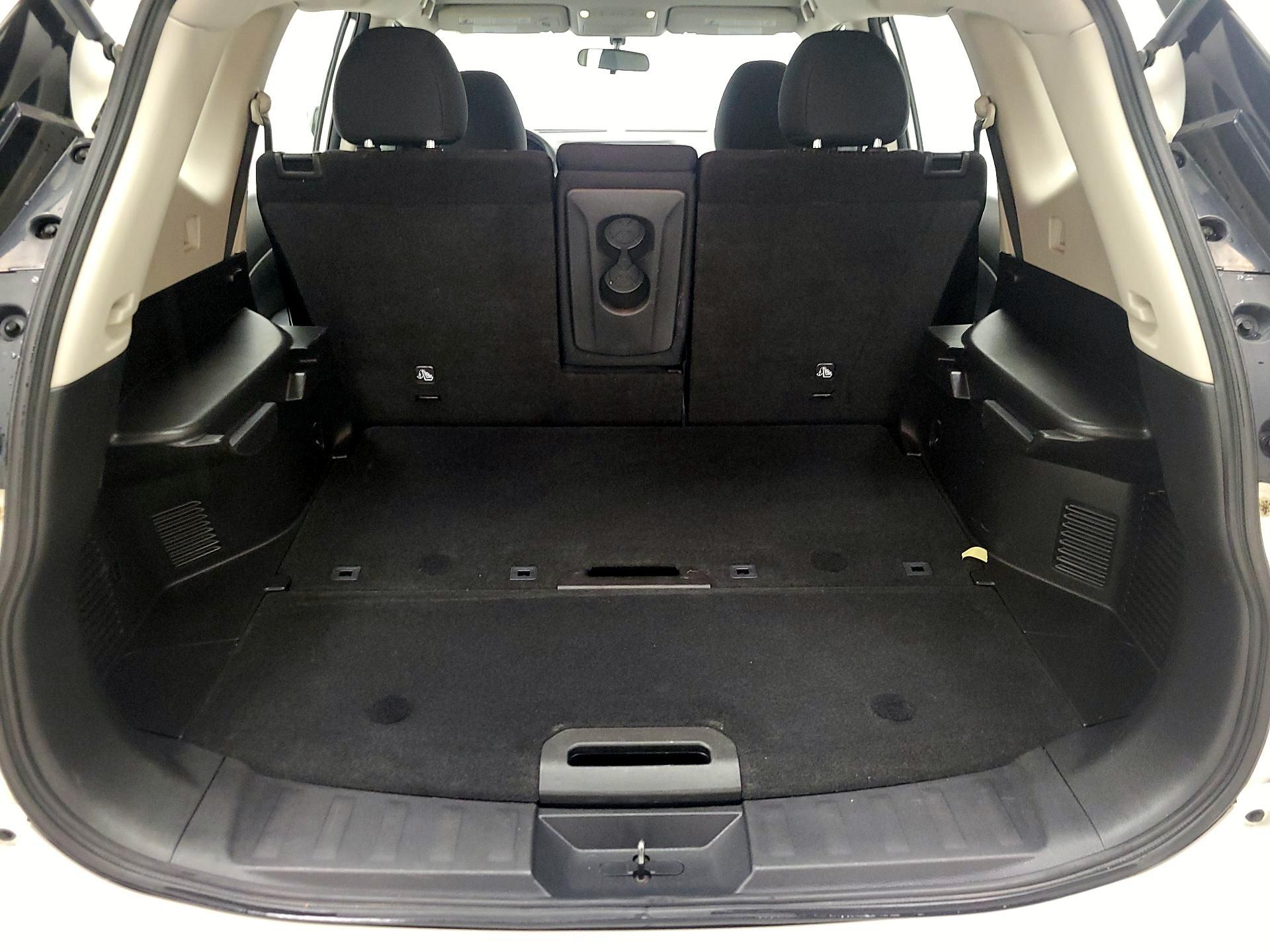 Thumbnail: 2017 Nissan Rogue - 20