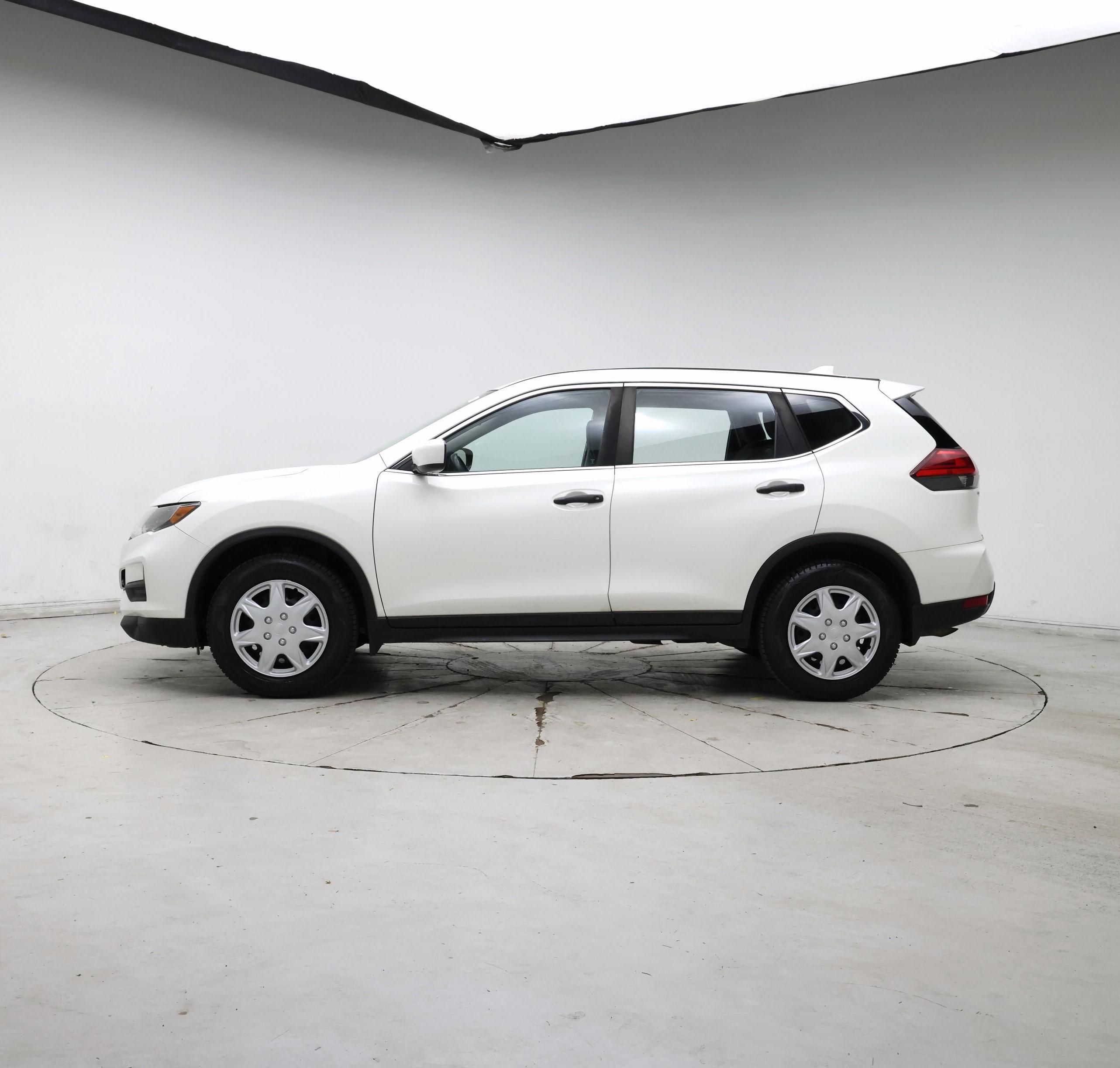 Thumbnail: 2017 Nissan Rogue - 3