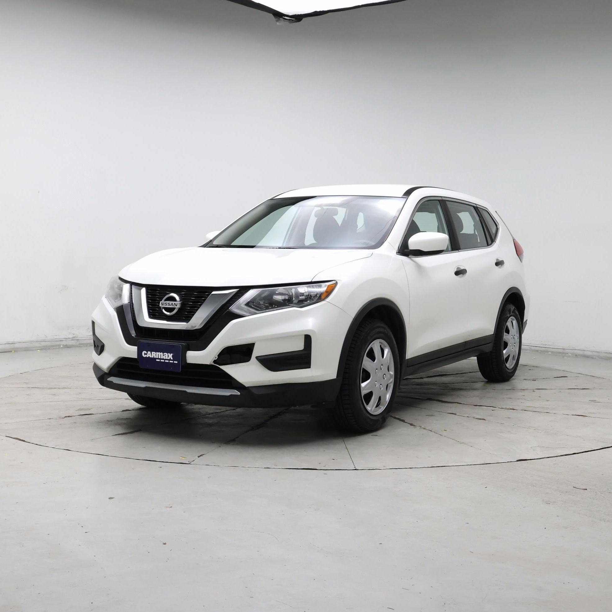 Thumbnail: 2017 Nissan Rogue - 4