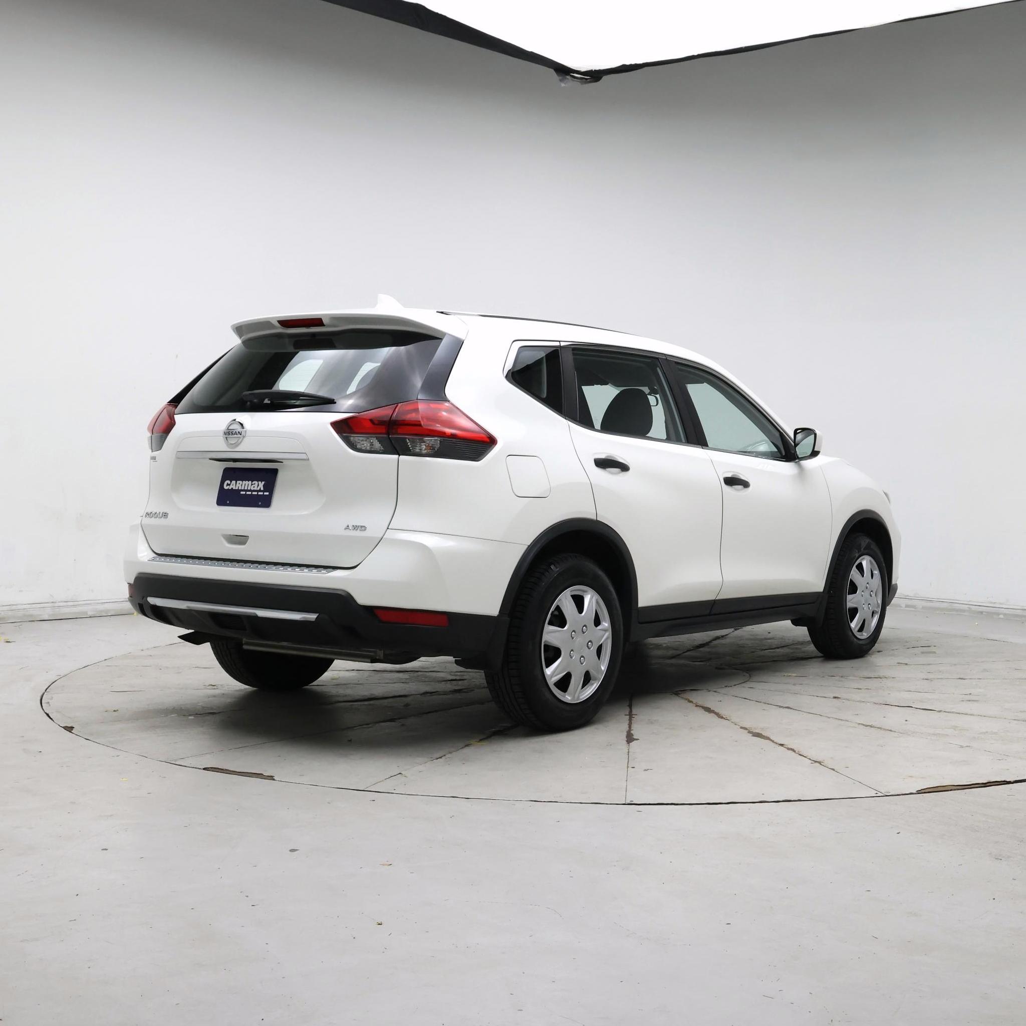 Thumbnail: 2017 Nissan Rogue - 8