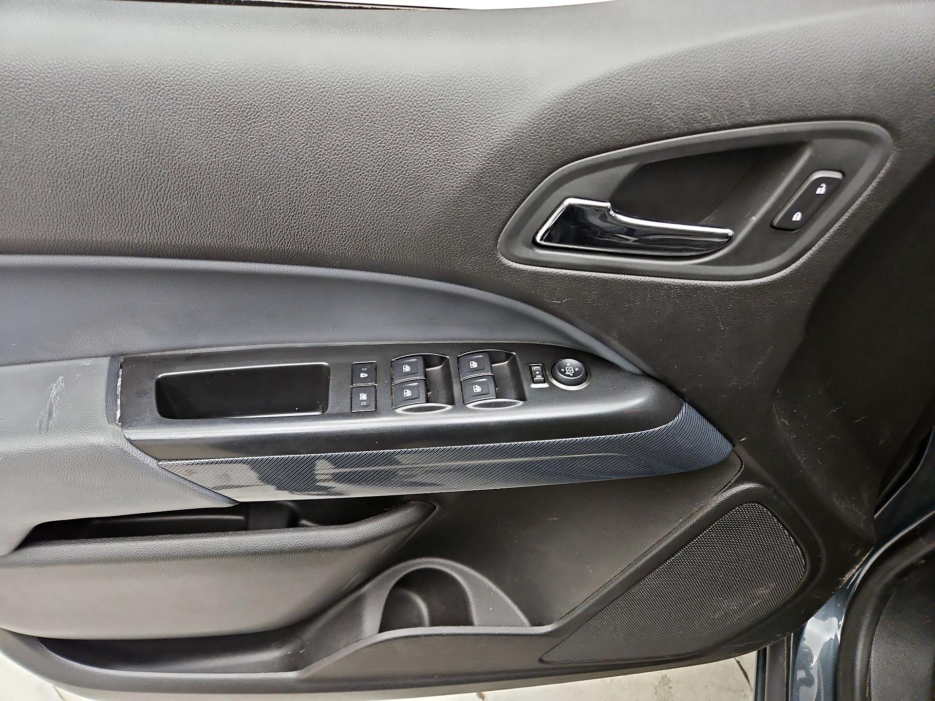 Thumbnail: 2015 Chevrolet Colorado - 12