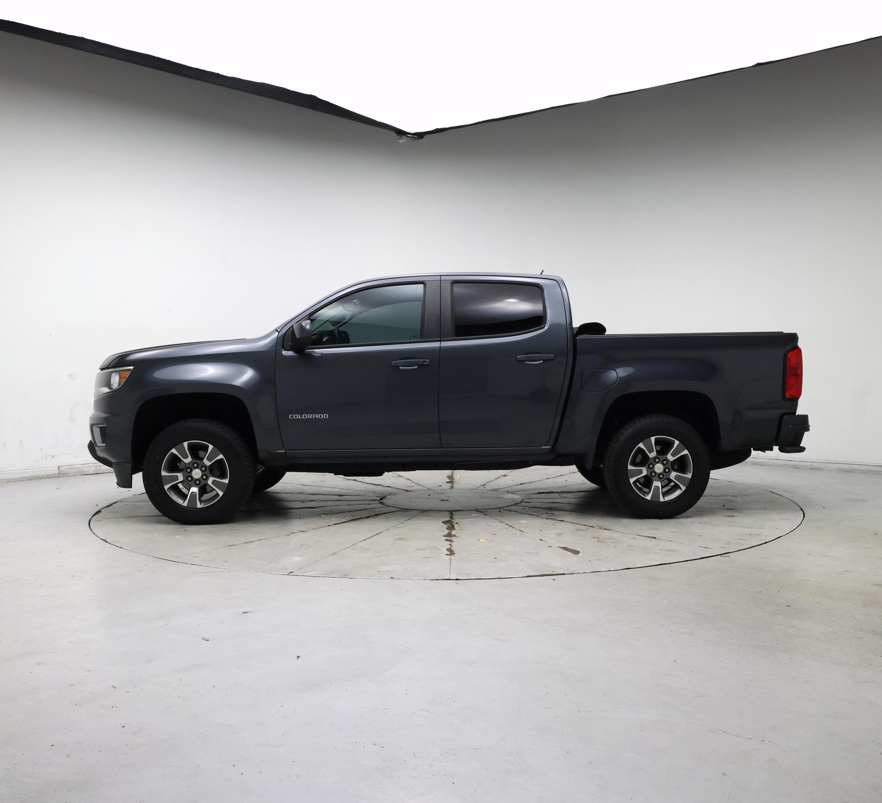 Thumbnail: 2015 Chevrolet Colorado - 3