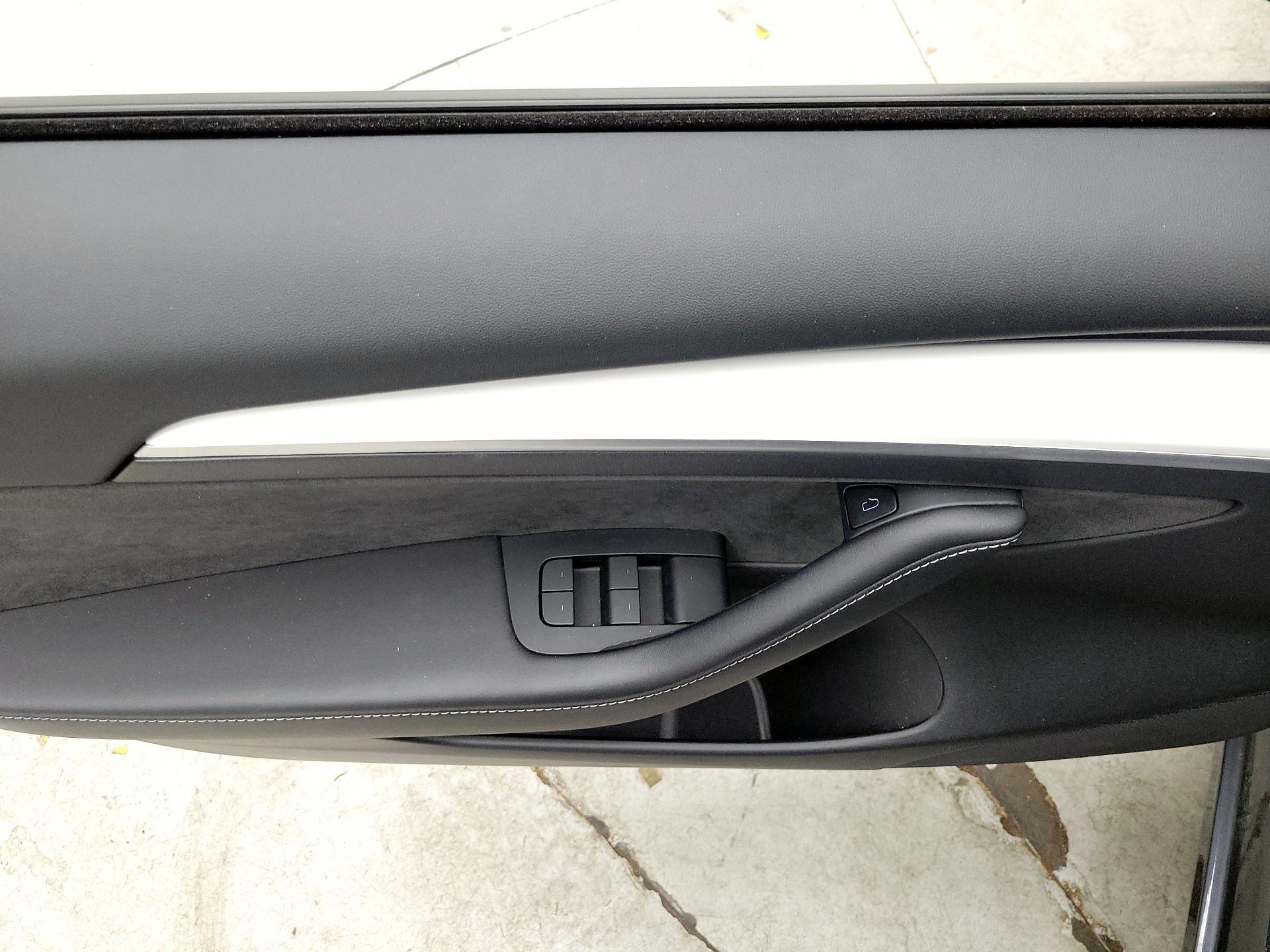 Thumbnail: 2023 Tesla Model 3 - 12