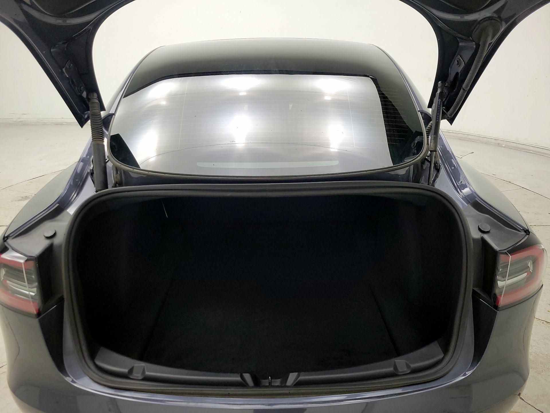 Thumbnail: 2023 Tesla Model 3 - 19