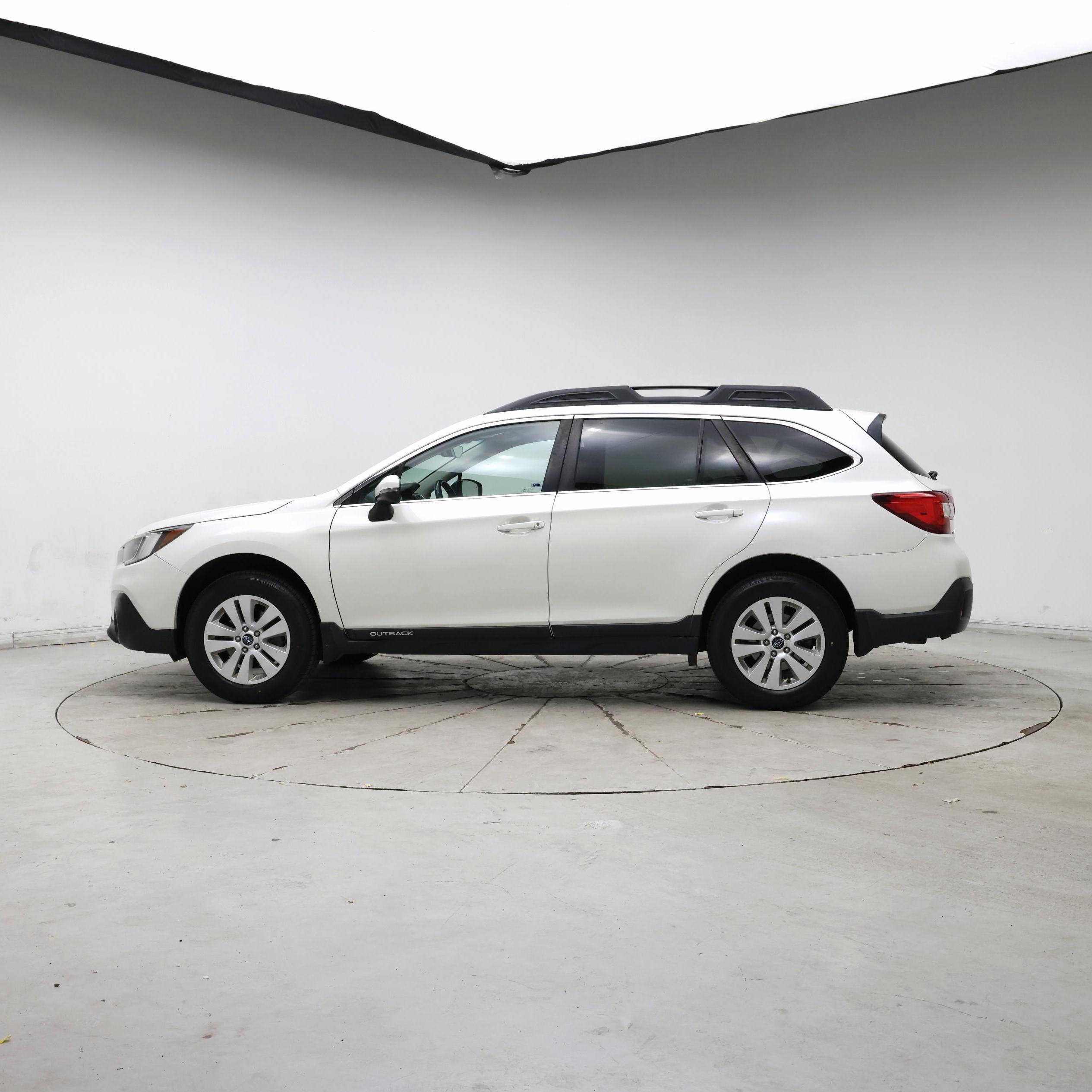 Thumbnail: 2018 Subaru Outback - 3