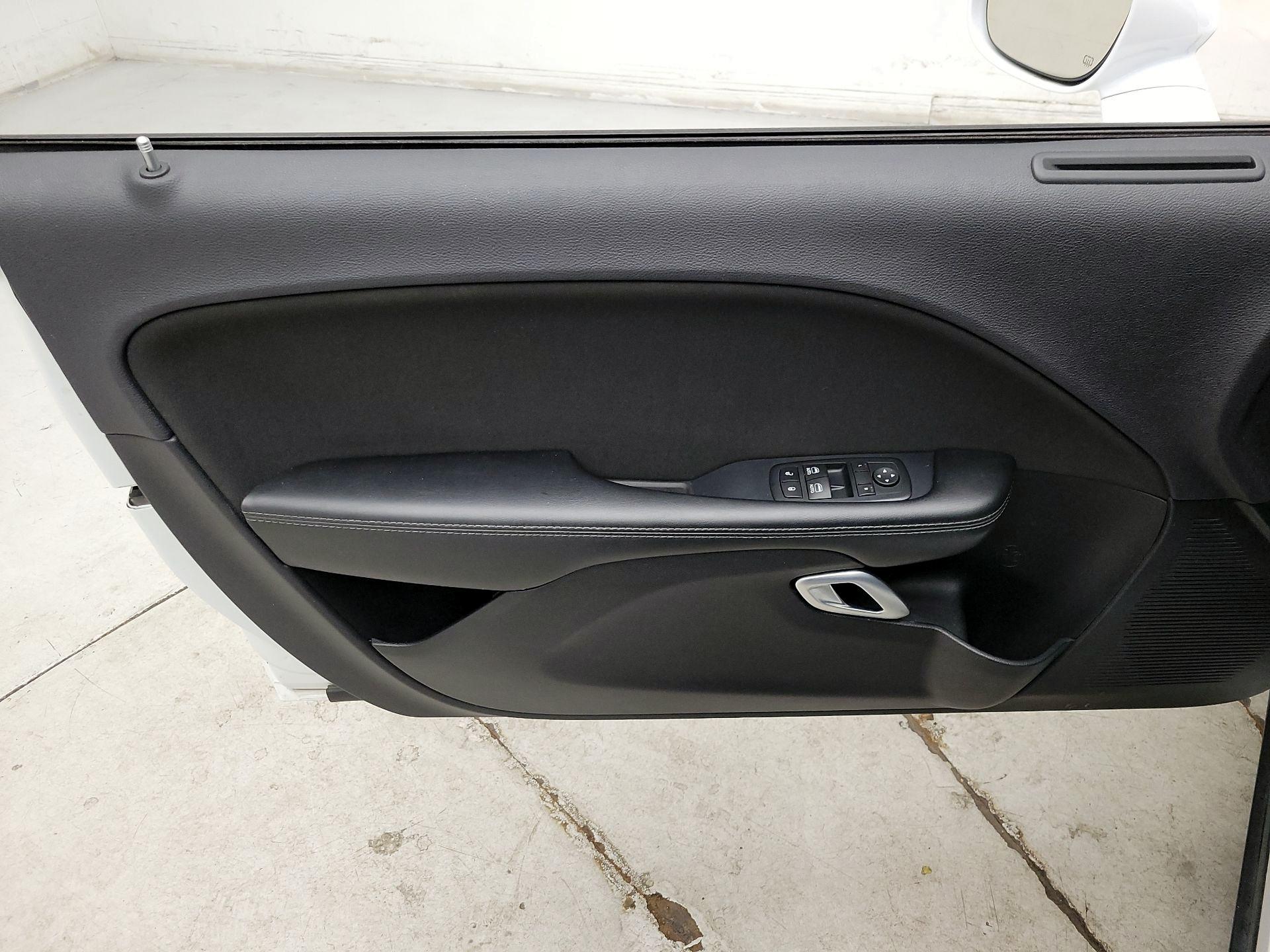 Thumbnail: 2016 Dodge Challenger - 12