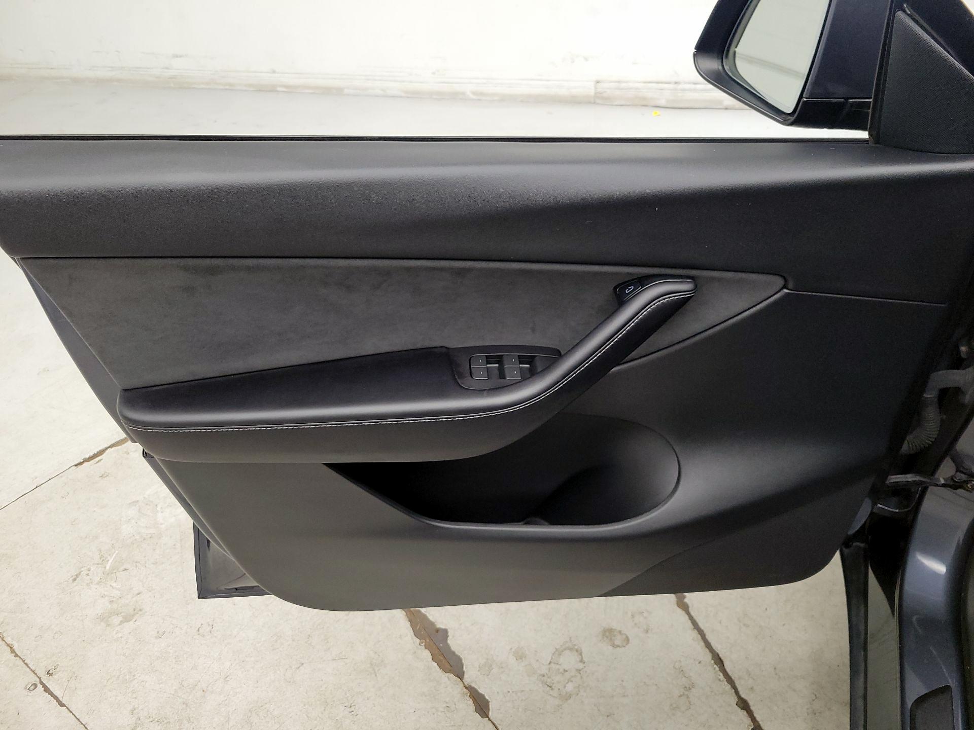 Thumbnail: 2022 Tesla Model Y - 12