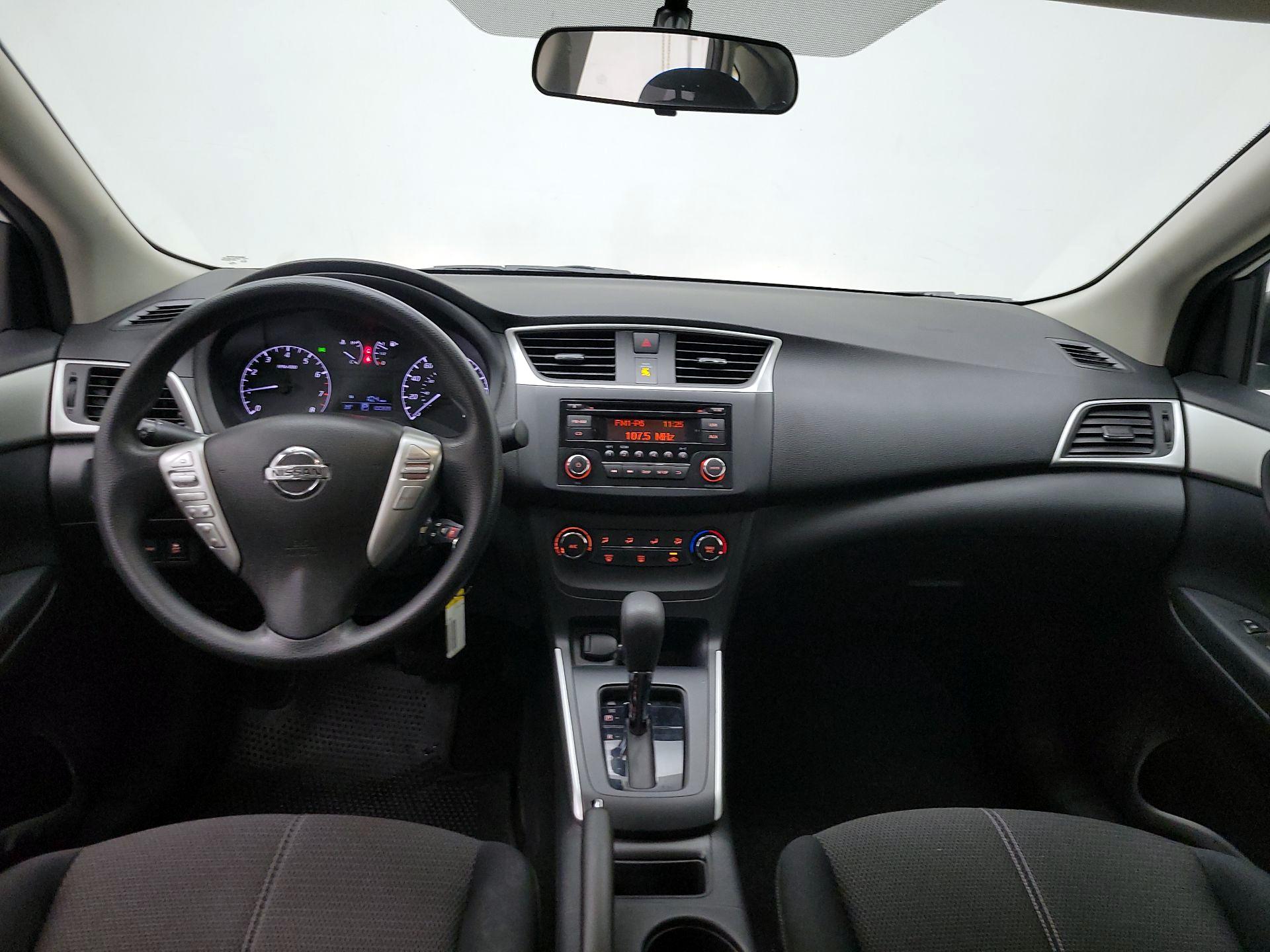 Thumbnail: 2016 Nissan Sentra - 9