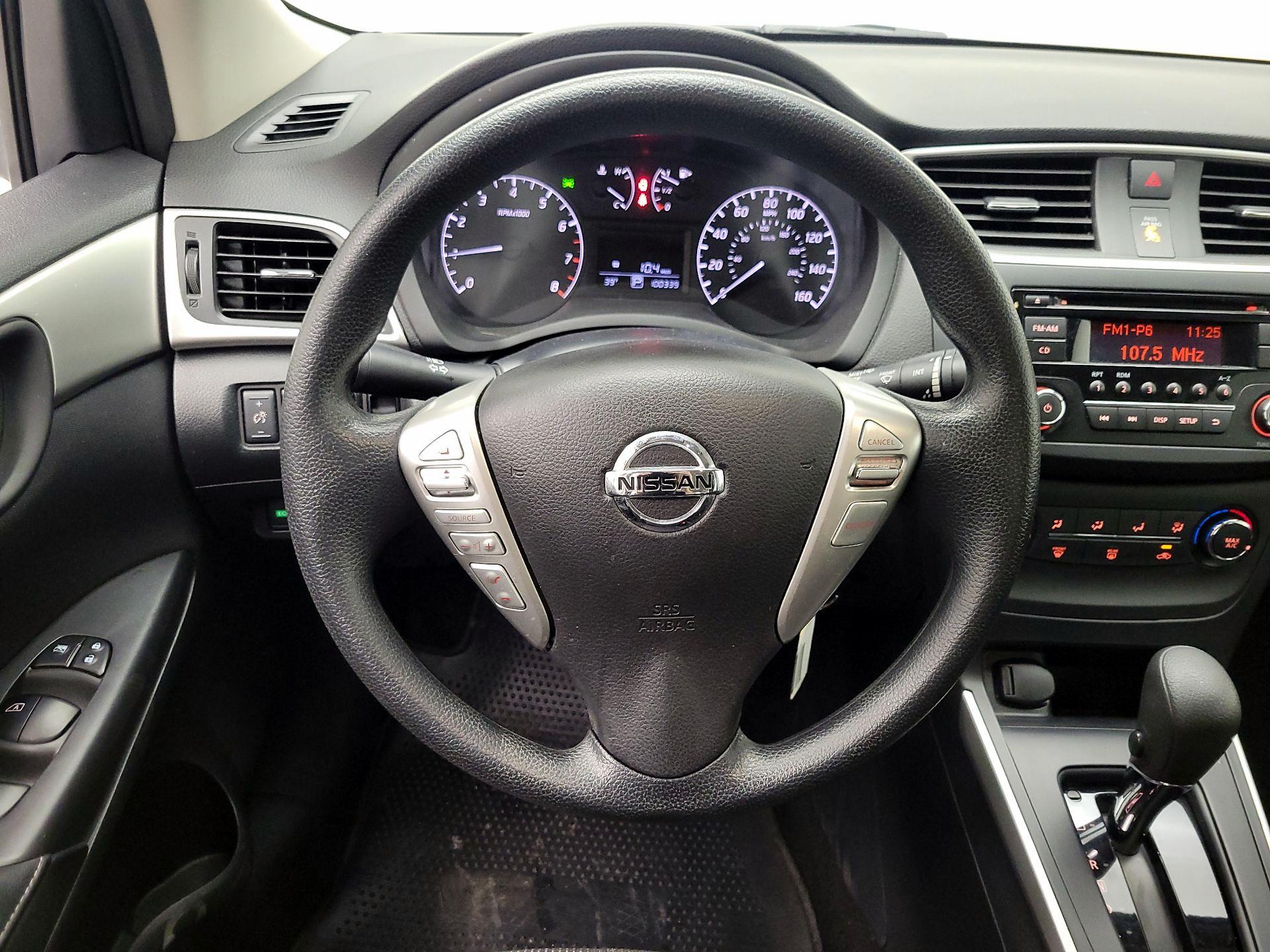 Thumbnail: 2016 Nissan Sentra - 10