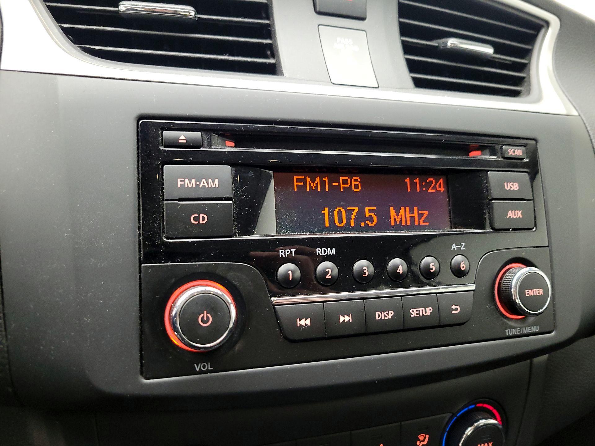 Thumbnail: 2016 Nissan Sentra - 14