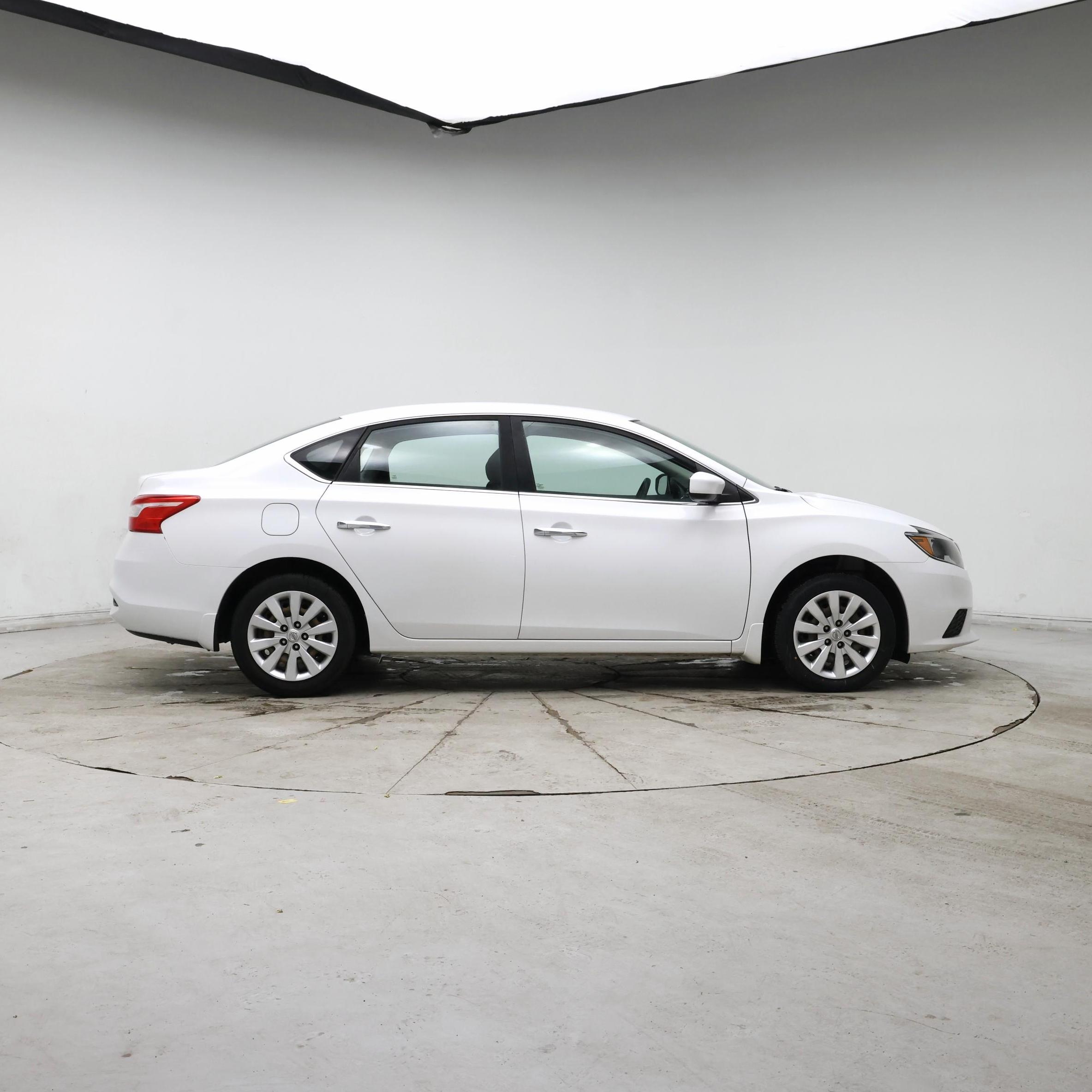 Thumbnail: 2016 Nissan Sentra - 7