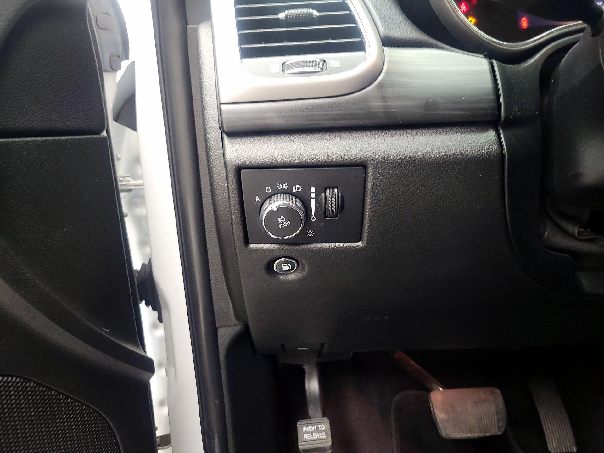 Thumbnail: 2019 Jeep Grand Cherokee - 13