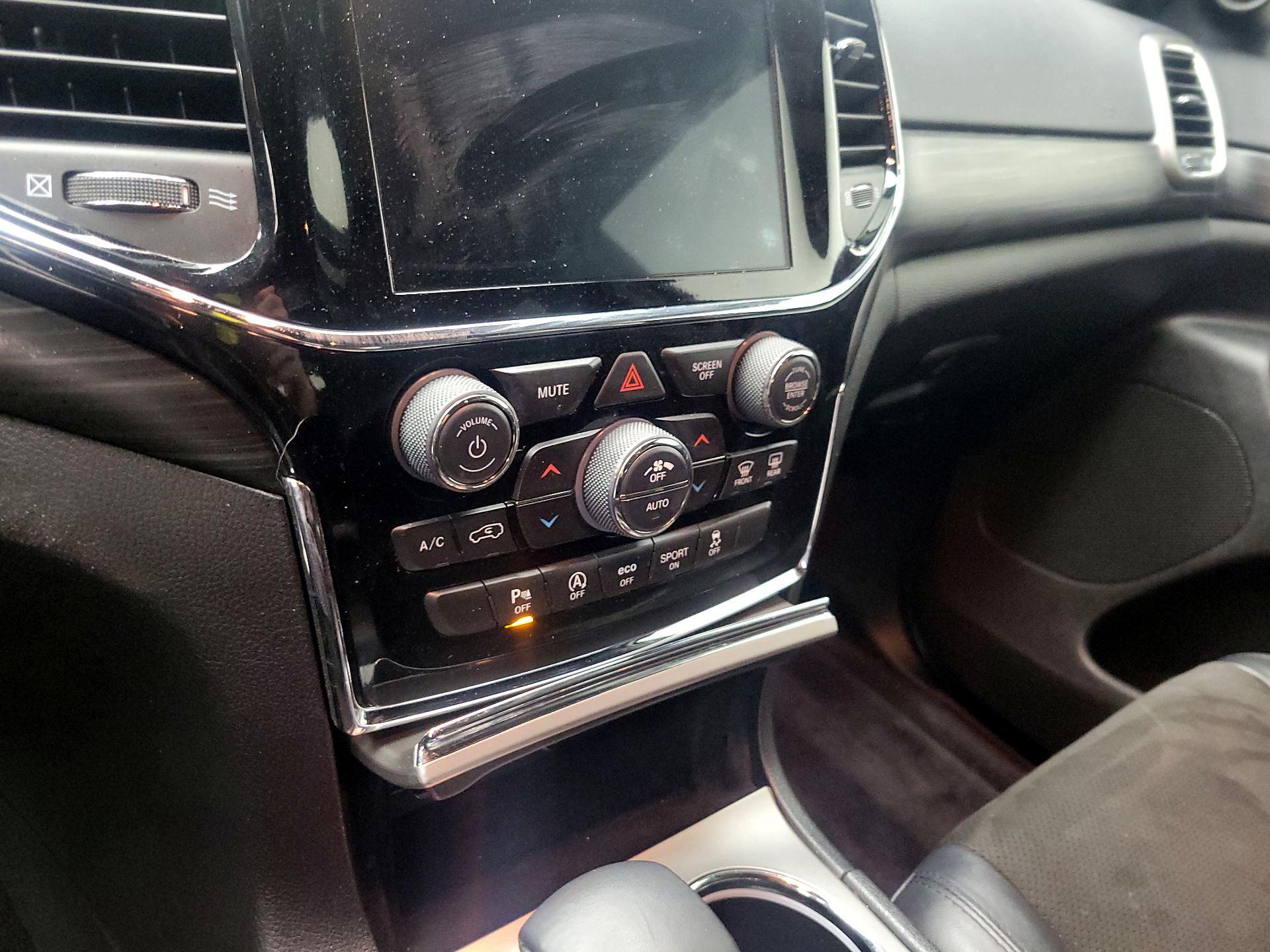 Thumbnail: 2019 Jeep Grand Cherokee - 17