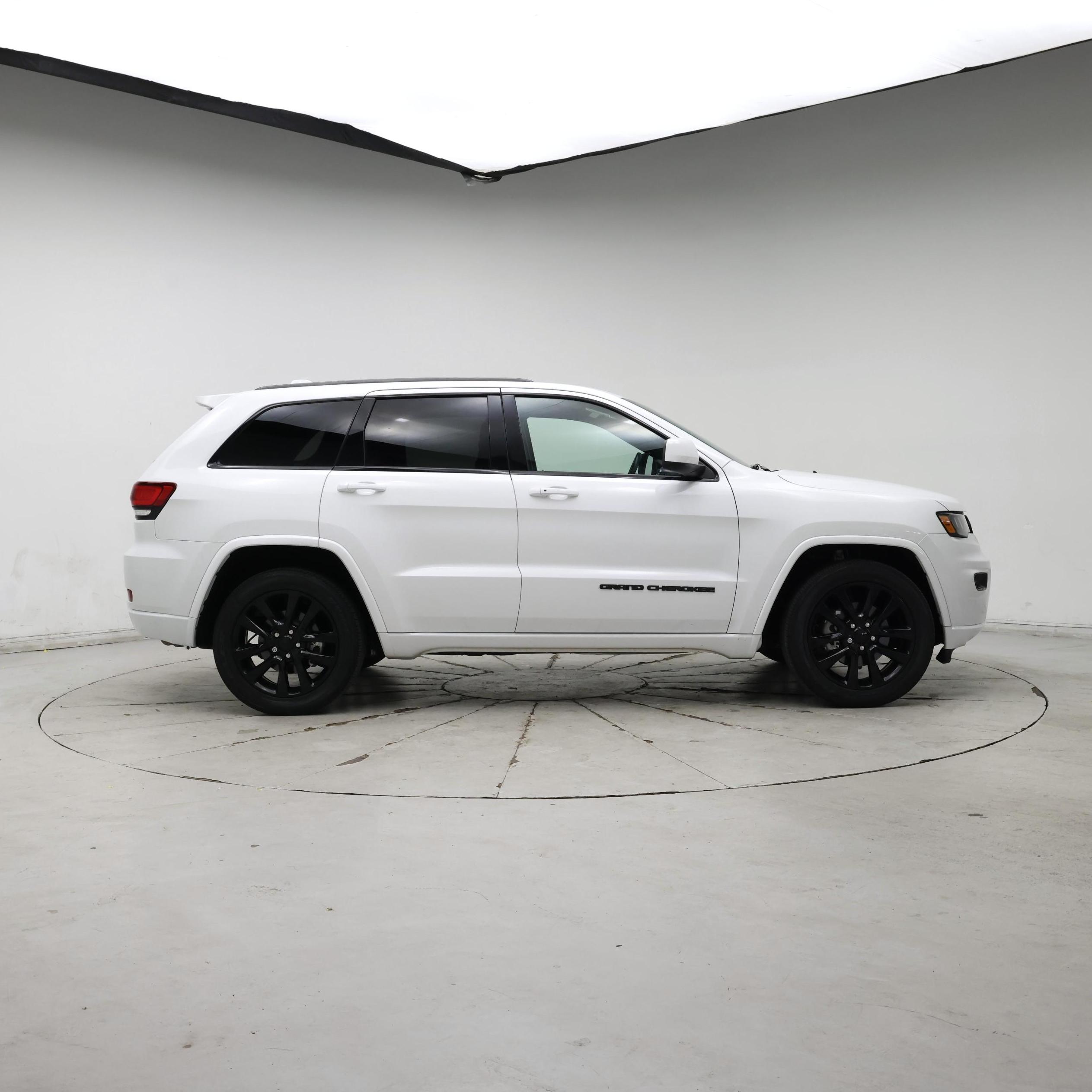 Thumbnail: 2019 Jeep Grand Cherokee - 7