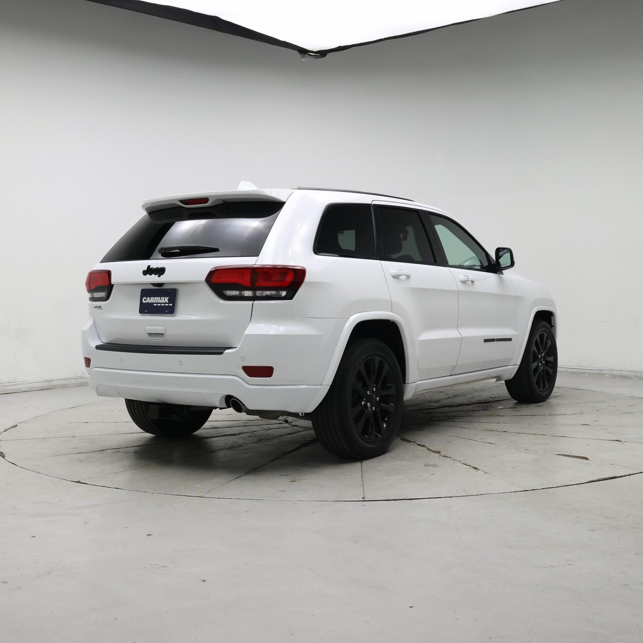 Thumbnail: 2019 Jeep Grand Cherokee - 8