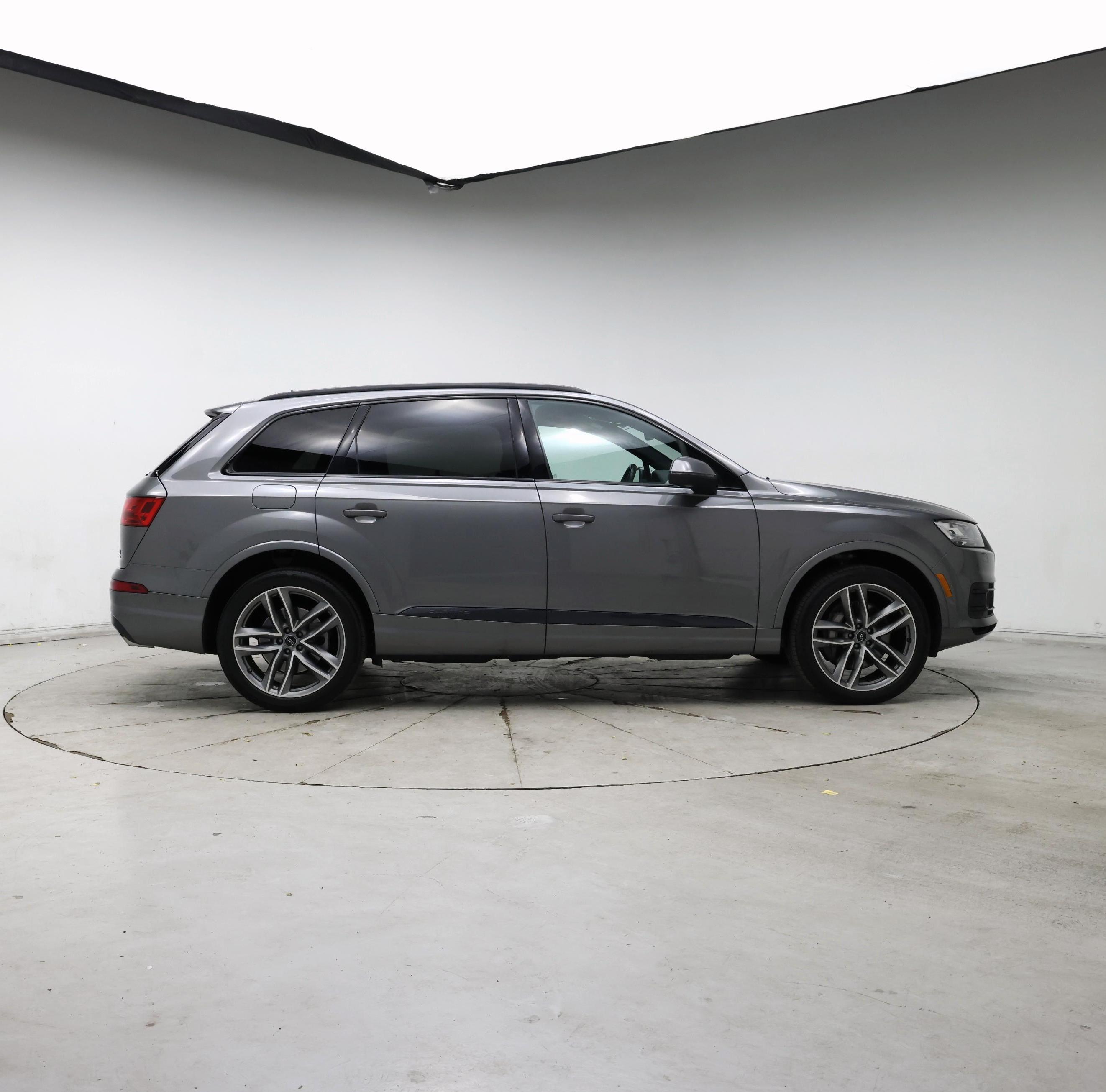 Thumbnail: 2017 Audi Q7 - 7