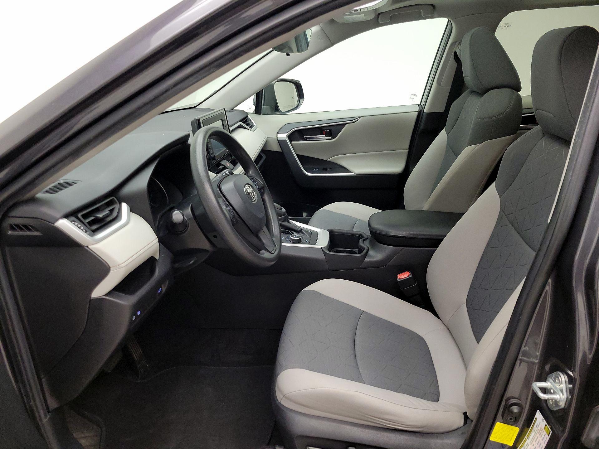 Thumbnail: 2022 Toyota RAV4 - 11