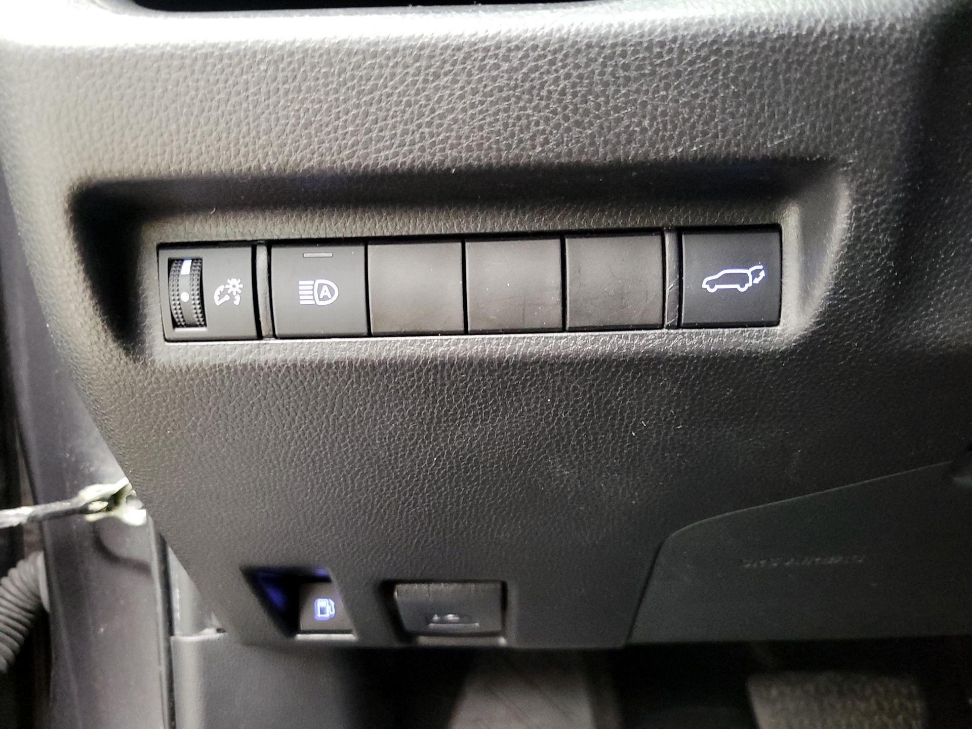 Thumbnail: 2022 Toyota RAV4 - 13