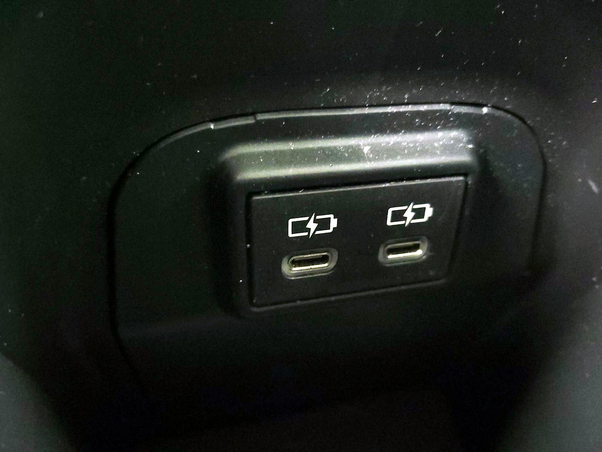 Thumbnail: 2022 Toyota RAV4 - 18