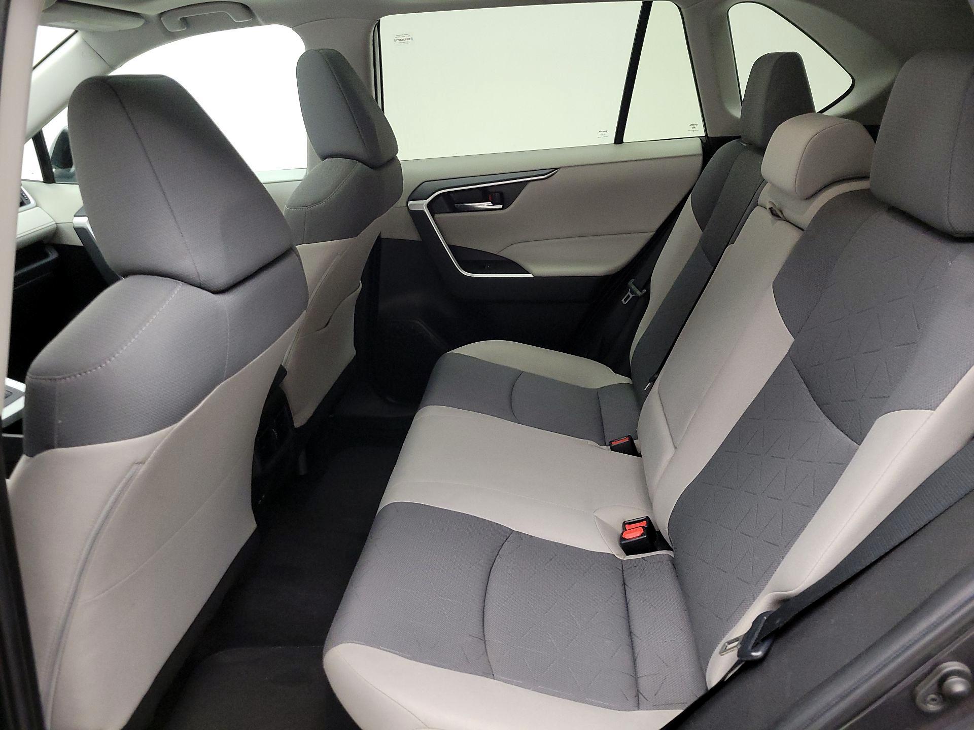 Thumbnail: 2022 Toyota RAV4 - 20