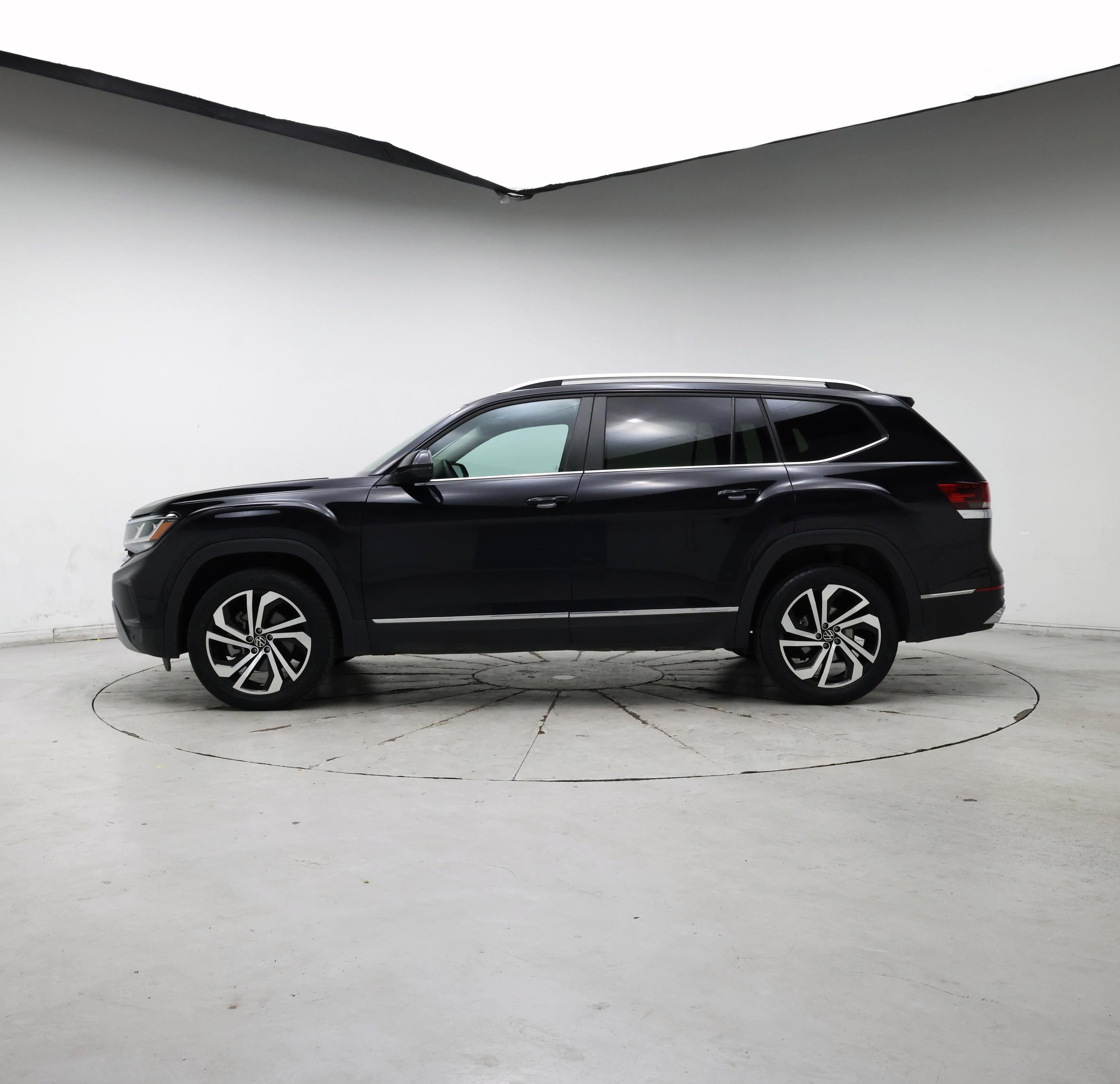 Thumbnail: 2023 Volkswagen Atlas - 3