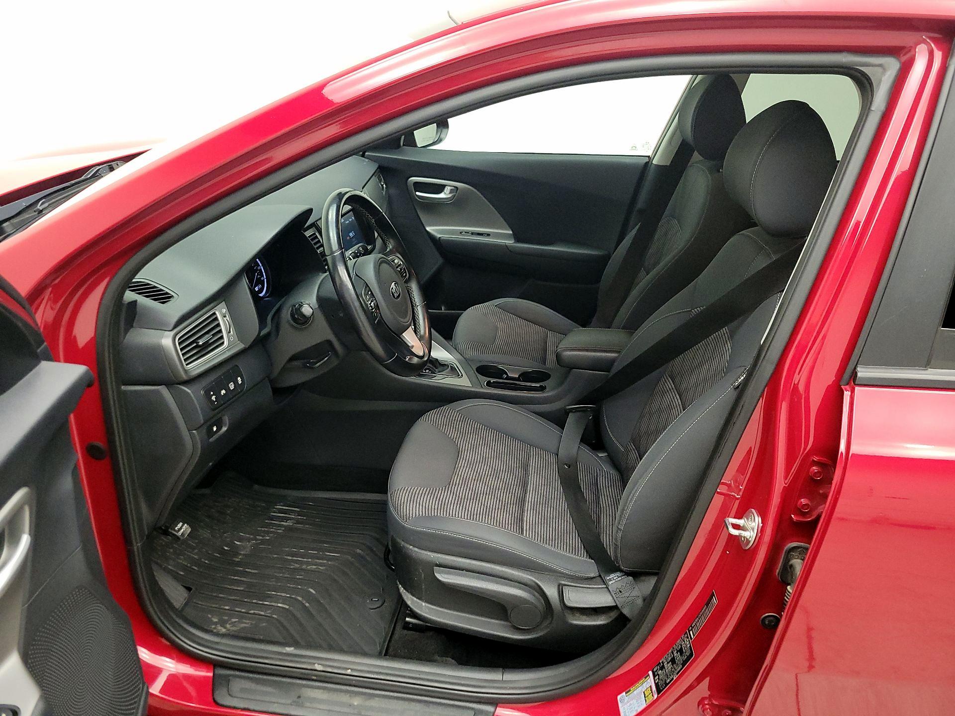 Thumbnail: 2018 Kia Niro - 11