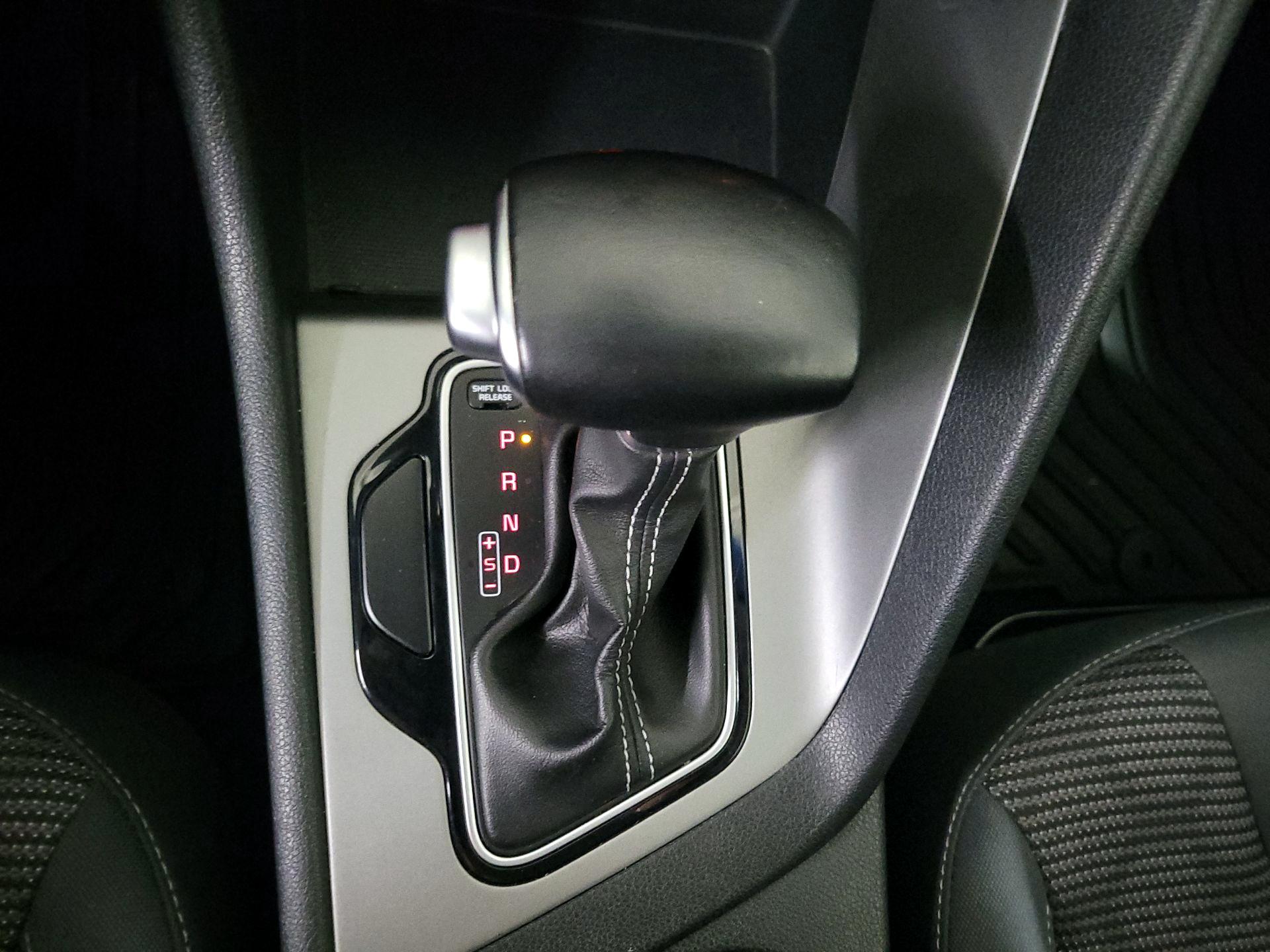 Thumbnail: 2018 Kia Niro - 17