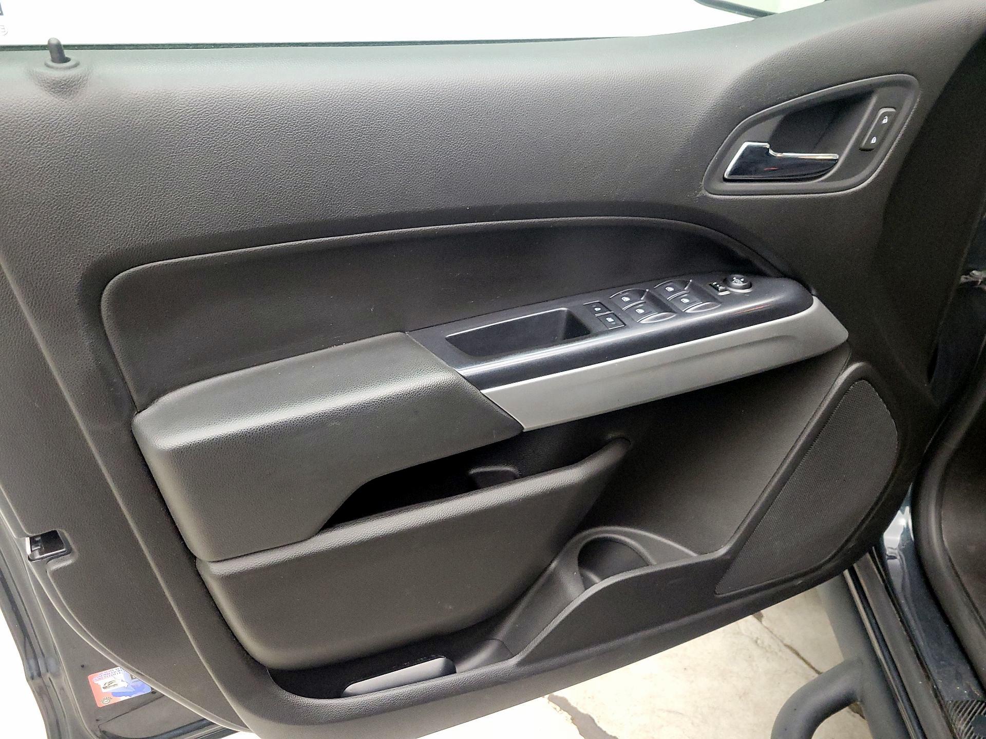 Thumbnail: 2018 Chevrolet Colorado - 12