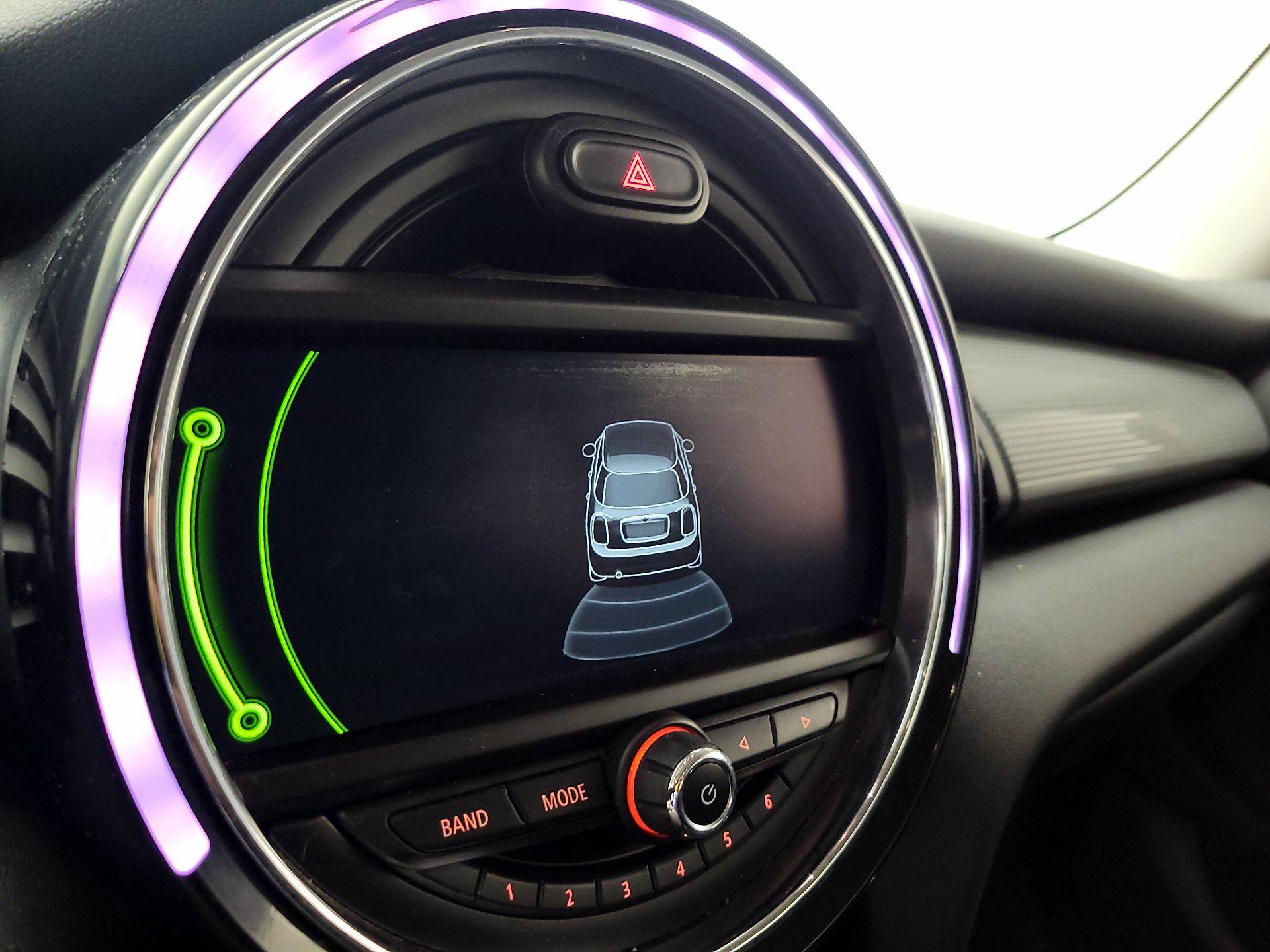 Thumbnail: 2016 MINI Cooper Hardtop - 15