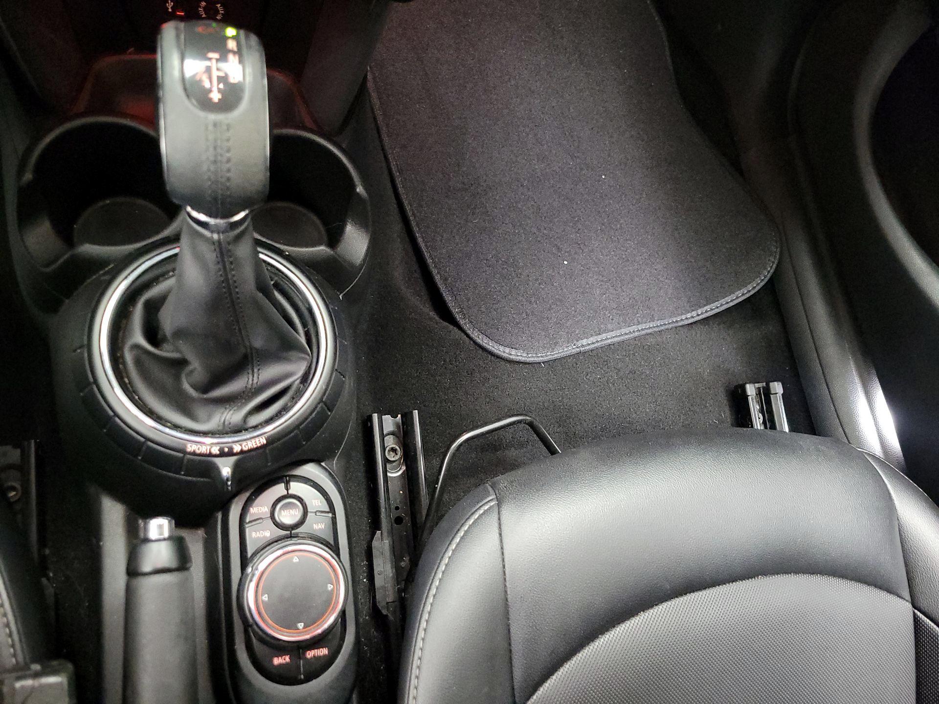 Thumbnail: 2016 MINI Cooper Hardtop - 18