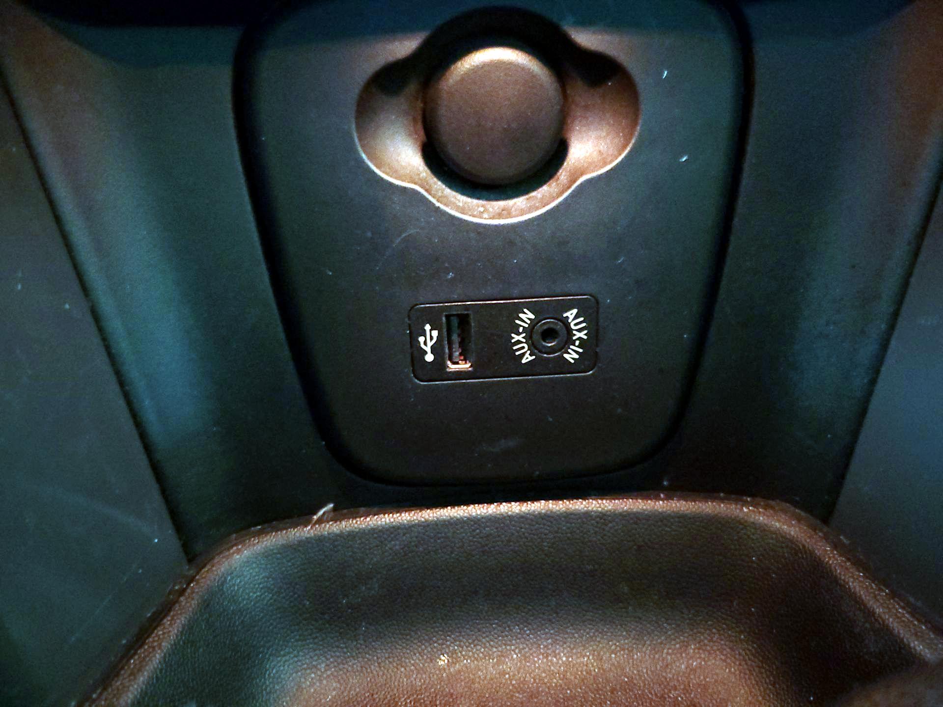 Thumbnail: 2016 MINI Cooper Hardtop - 19